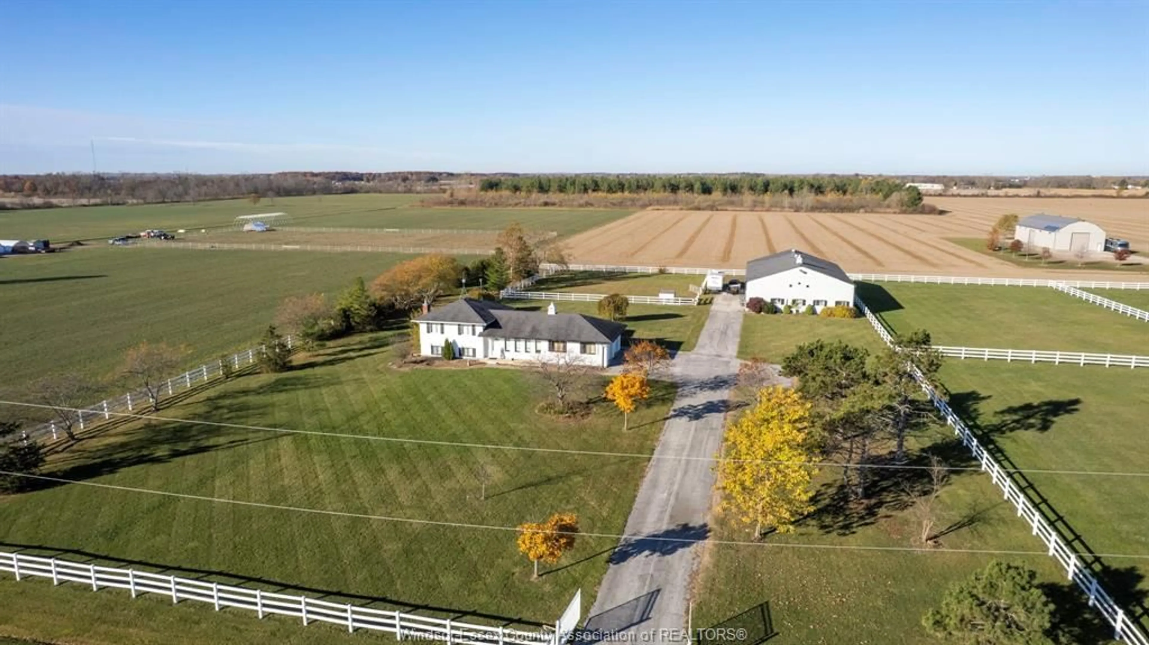 A pic from outside/outdoor area/front of a property/back of a property/a pic from drone, unknown for 6485 CONCESSION 8, Tecumseh Ontario N0R 1L0