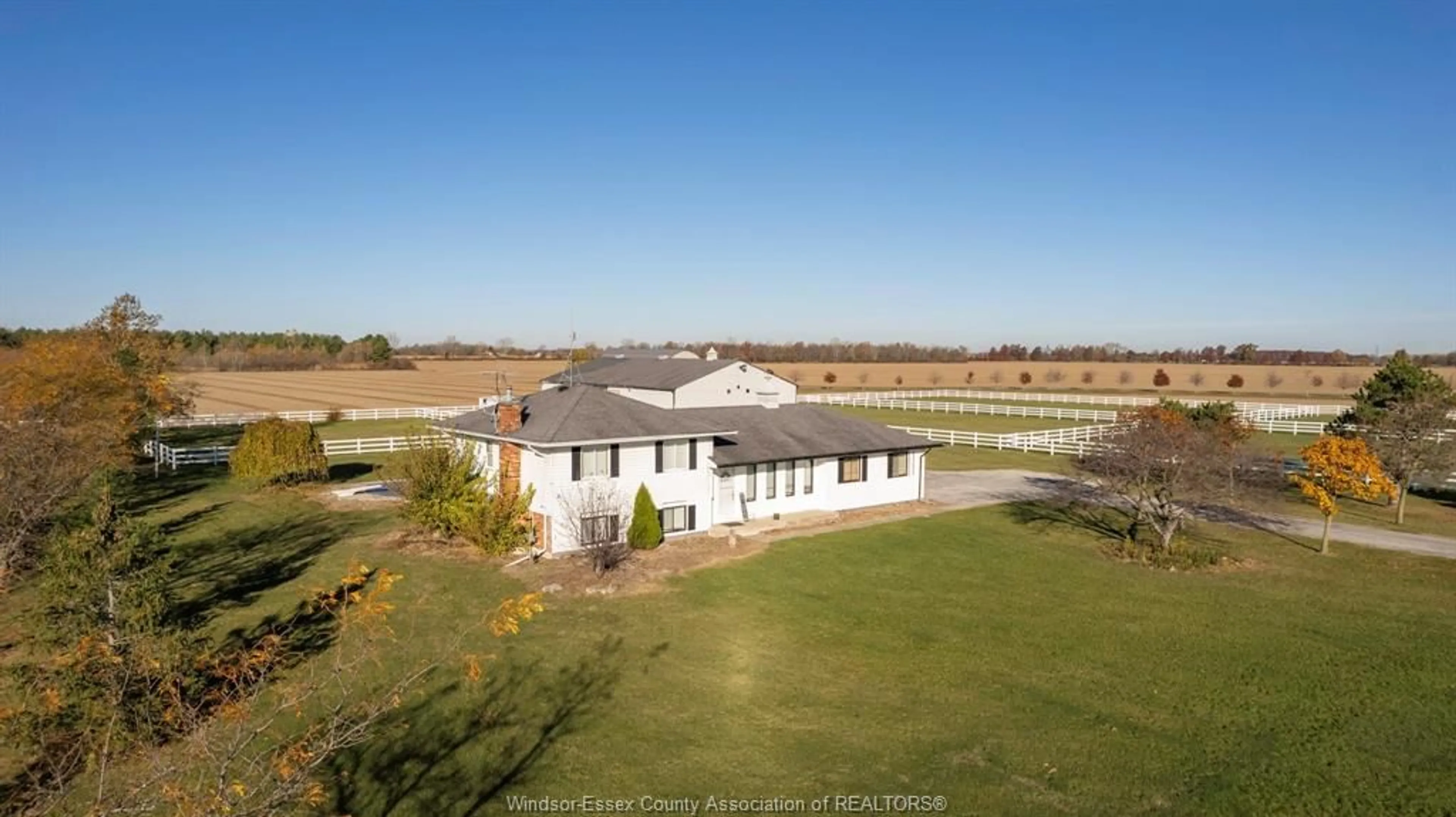 A pic from outside/outdoor area/front of a property/back of a property/a pic from drone, unknown for 6485 CONCESSION 8, Tecumseh Ontario N0R 1L0