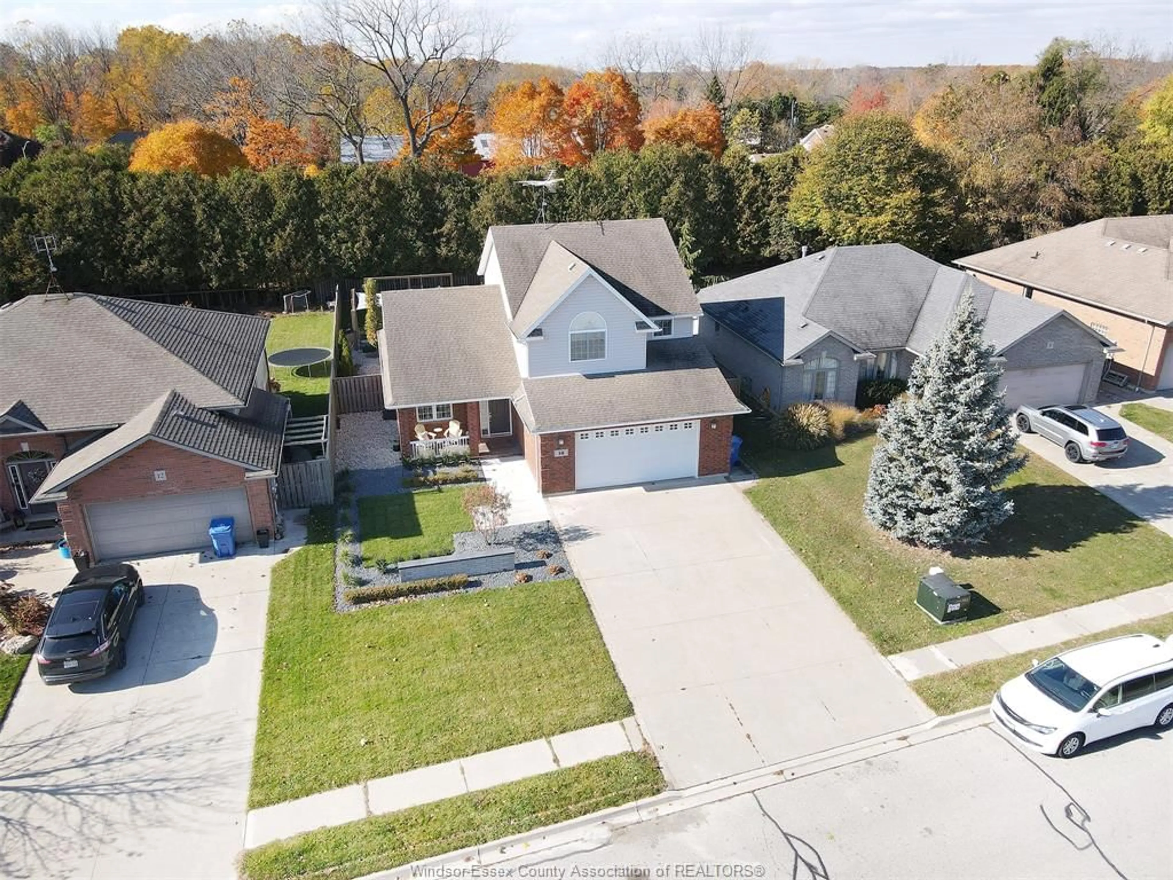 A pic from outside/outdoor area/front of a property/back of a property/a pic from drone, street for 10 CONSERVATION Blvd, Kingsville Ontario N9Y 4E2