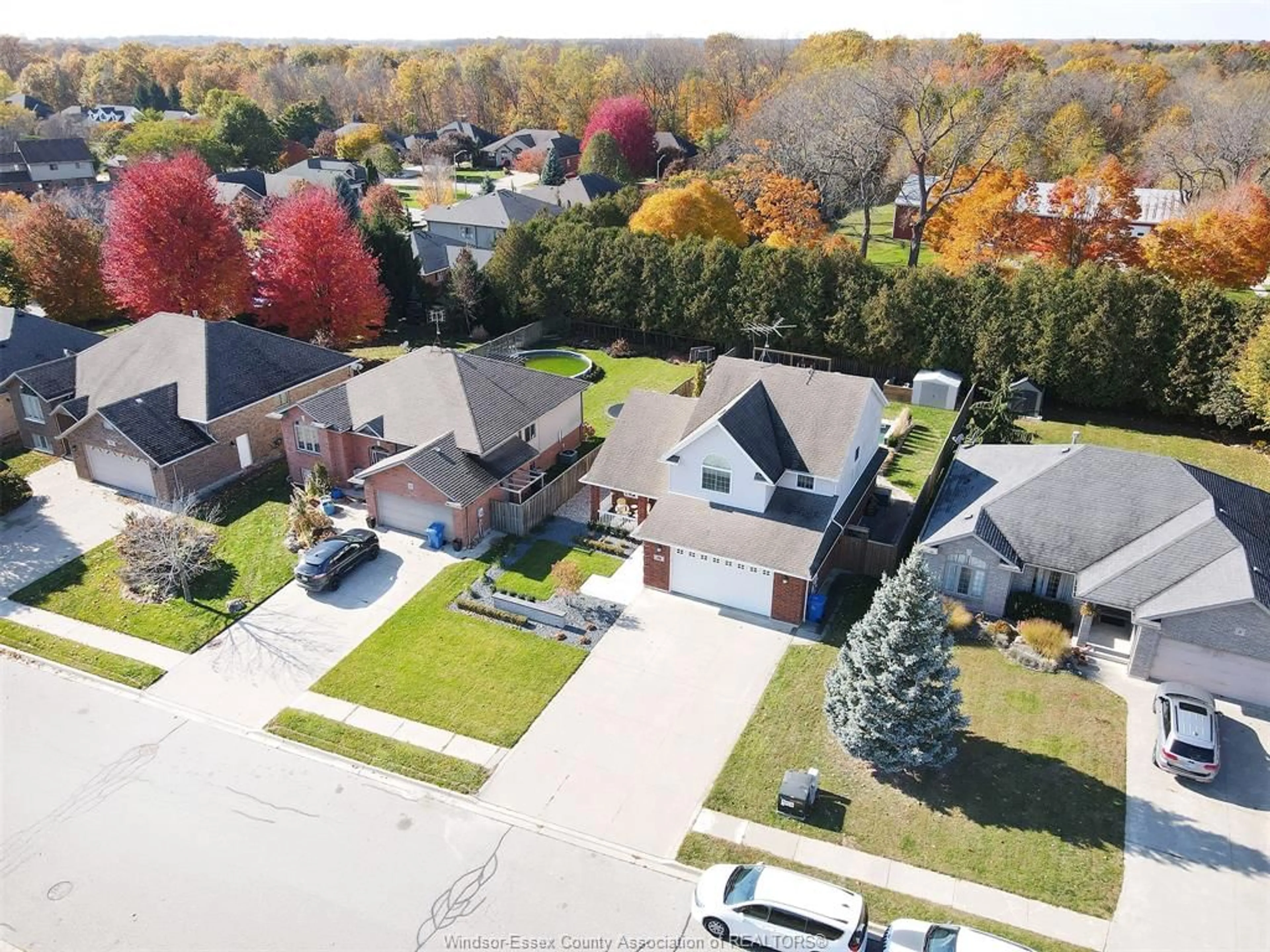 A pic from outside/outdoor area/front of a property/back of a property/a pic from drone, street for 10 CONSERVATION Blvd, Kingsville Ontario N9Y 4E2