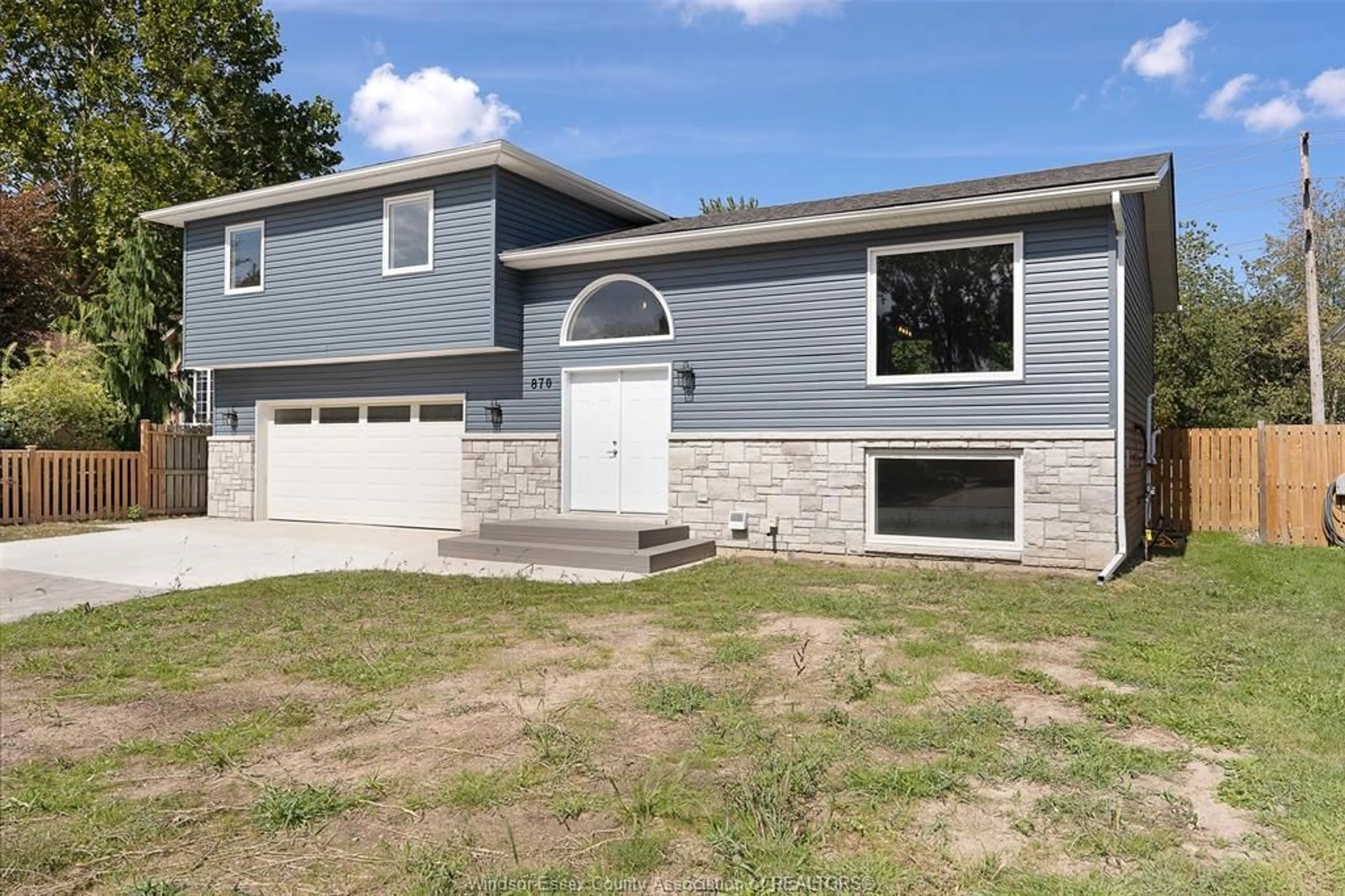 Home with vinyl exterior material, street for 870 RIVER, LaSalle Ontario N9J 3K8