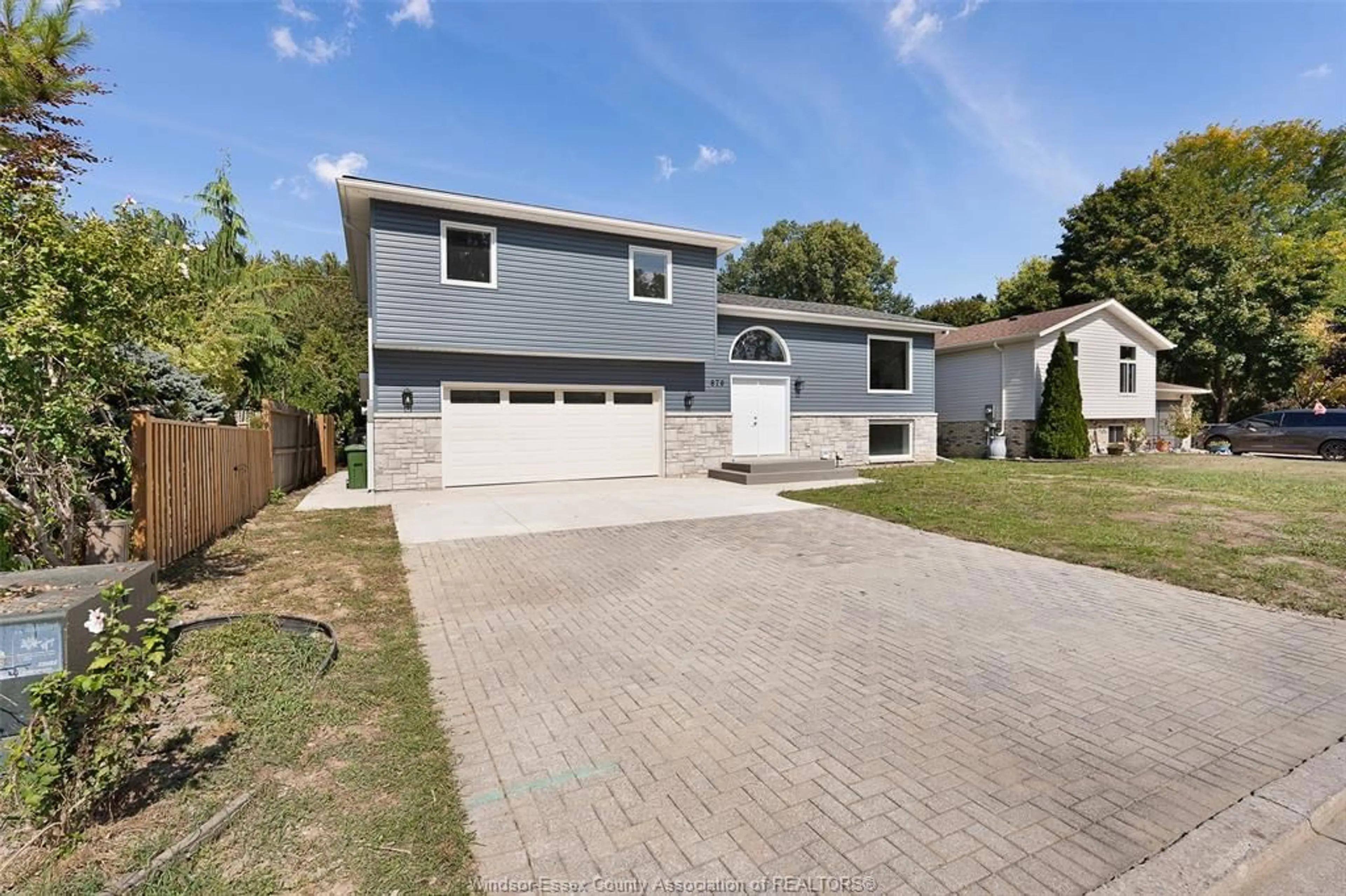 Unknown for 870 RIVER, LaSalle Ontario N9J 3K8