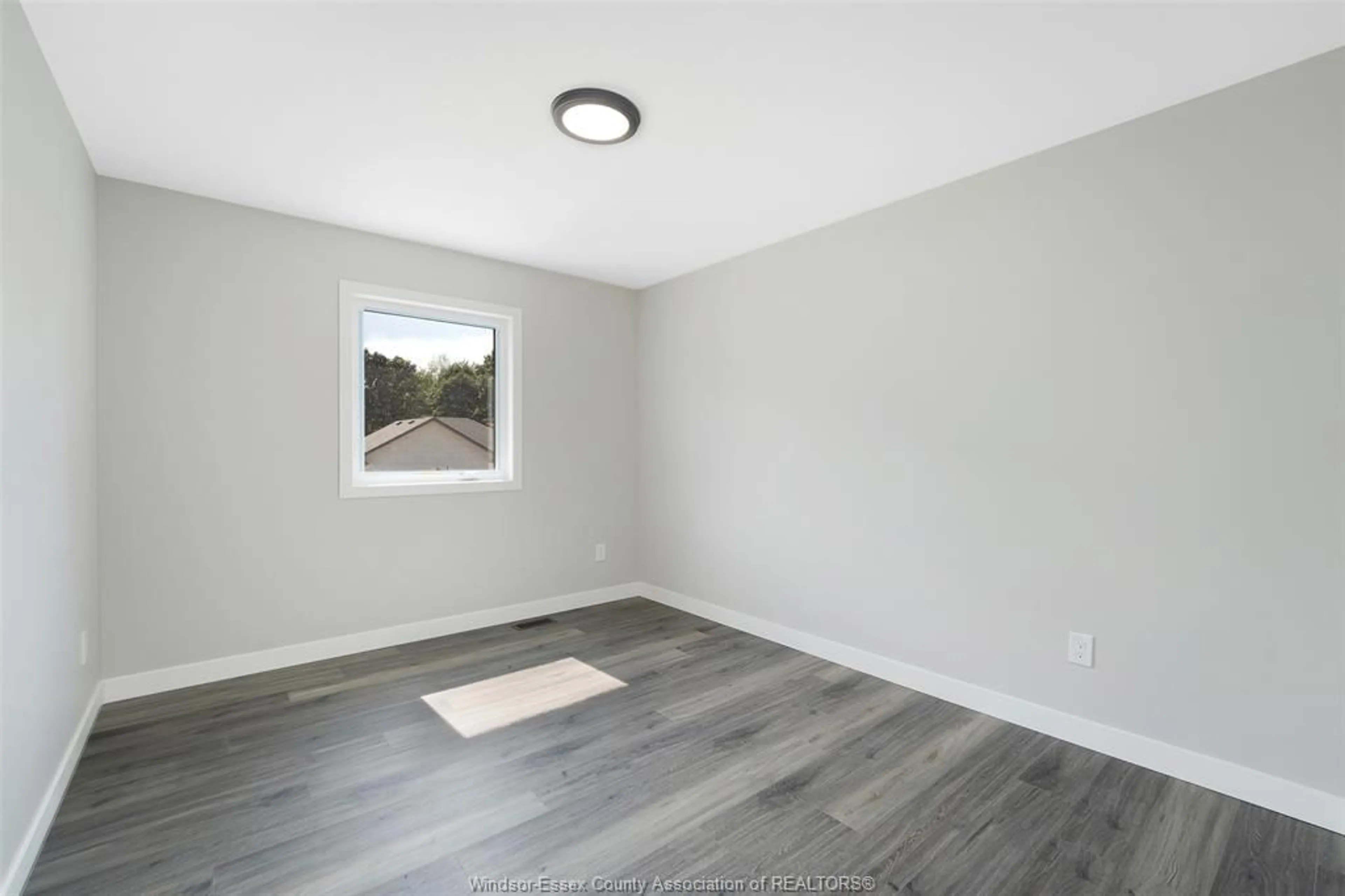 A pic of a room for 870 RIVER, LaSalle Ontario N9J 3K8