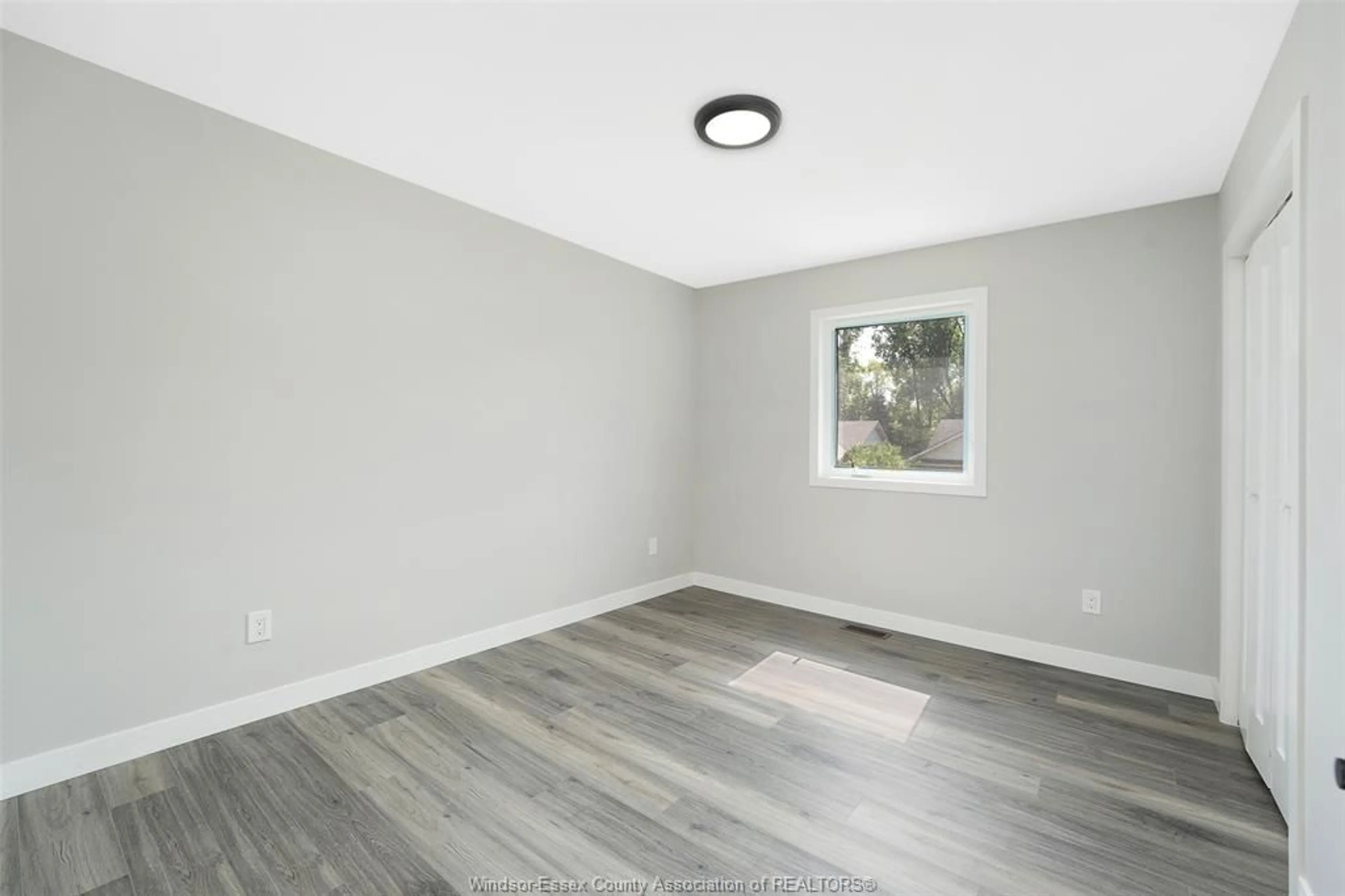 A pic of a room for 870 RIVER, LaSalle Ontario N9J 3K8