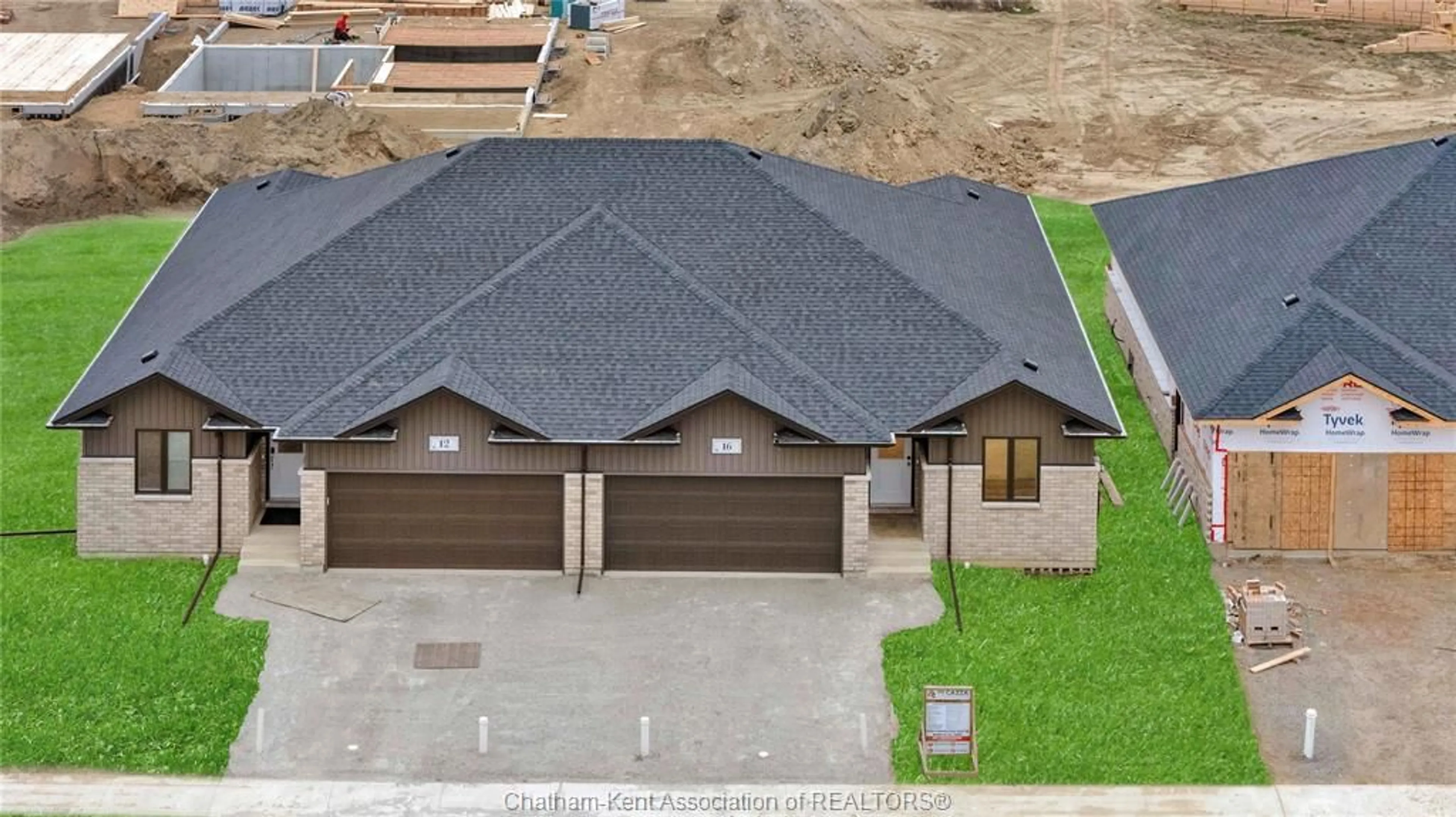 A pic from outside/outdoor area/front of a property/back of a property/a pic from drone, street for 8 Cornerstone Pl, Chatham Ontario N7M 0V8