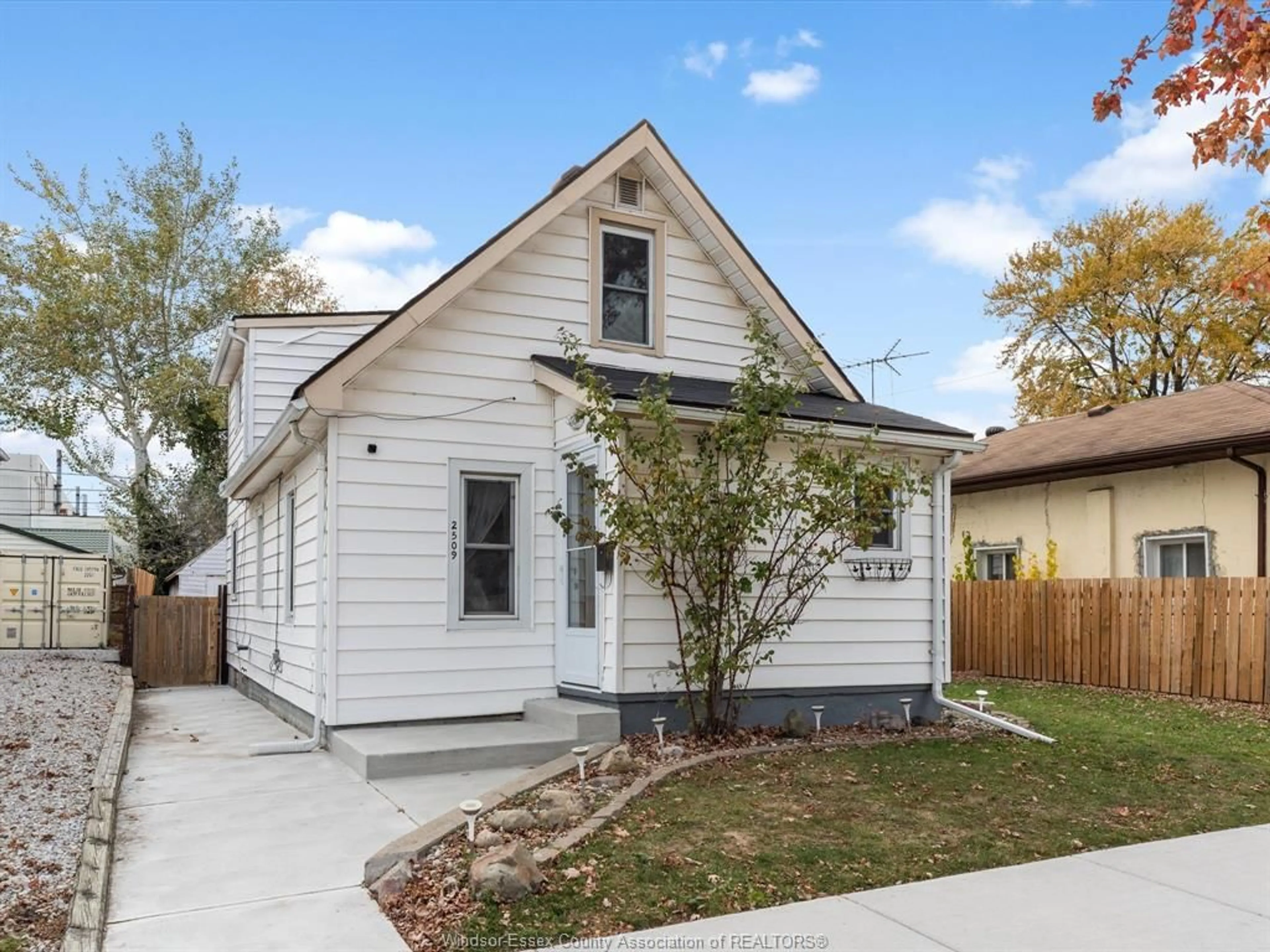 Home with vinyl exterior material, street for 2509 ALEXIS Rd, Windsor Ontario N9J 1Y3