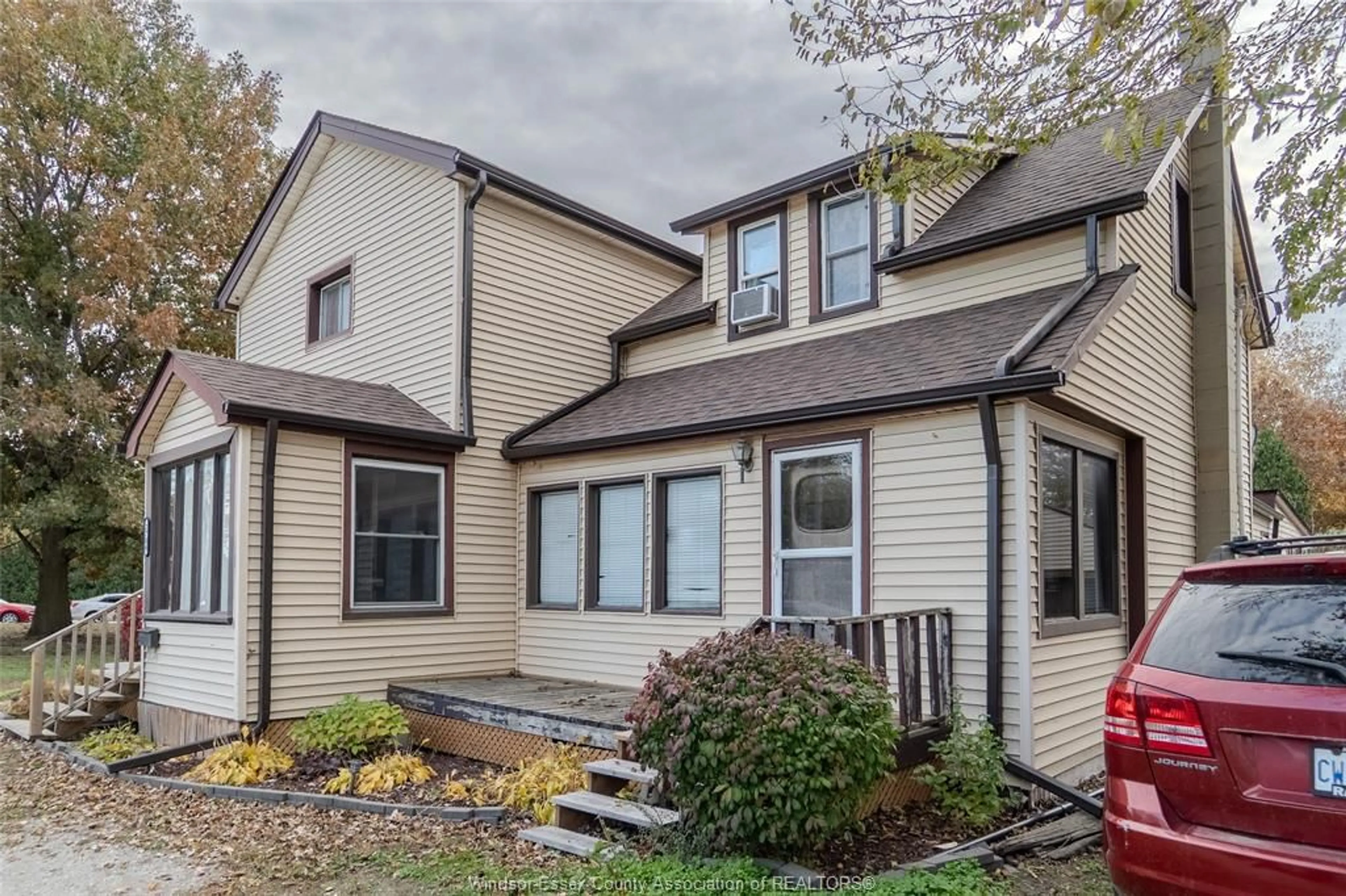 Home with vinyl exterior material, street for 2706 Front Rd, LaSalle Ontario N9J 2N5