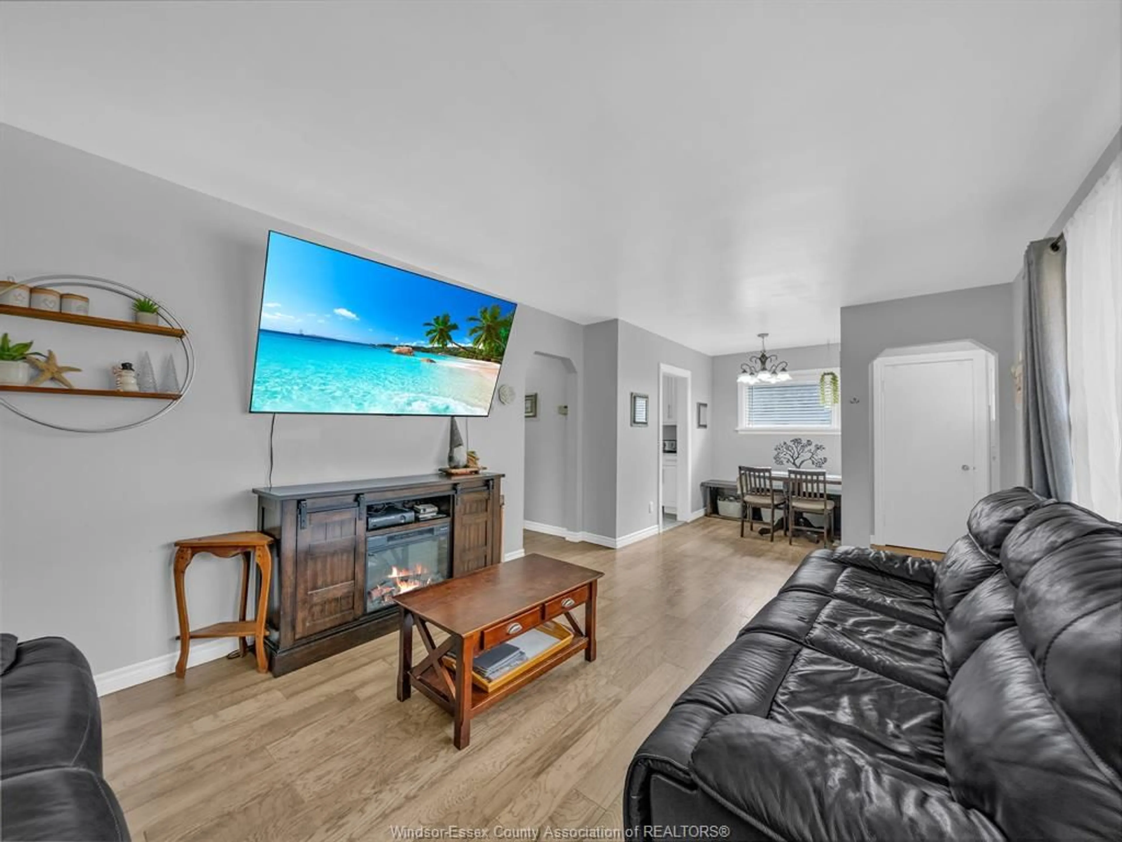 Living room with furniture, unknown for 994 HOMEDALE Blvd, Windsor Ontario N8S 2T2