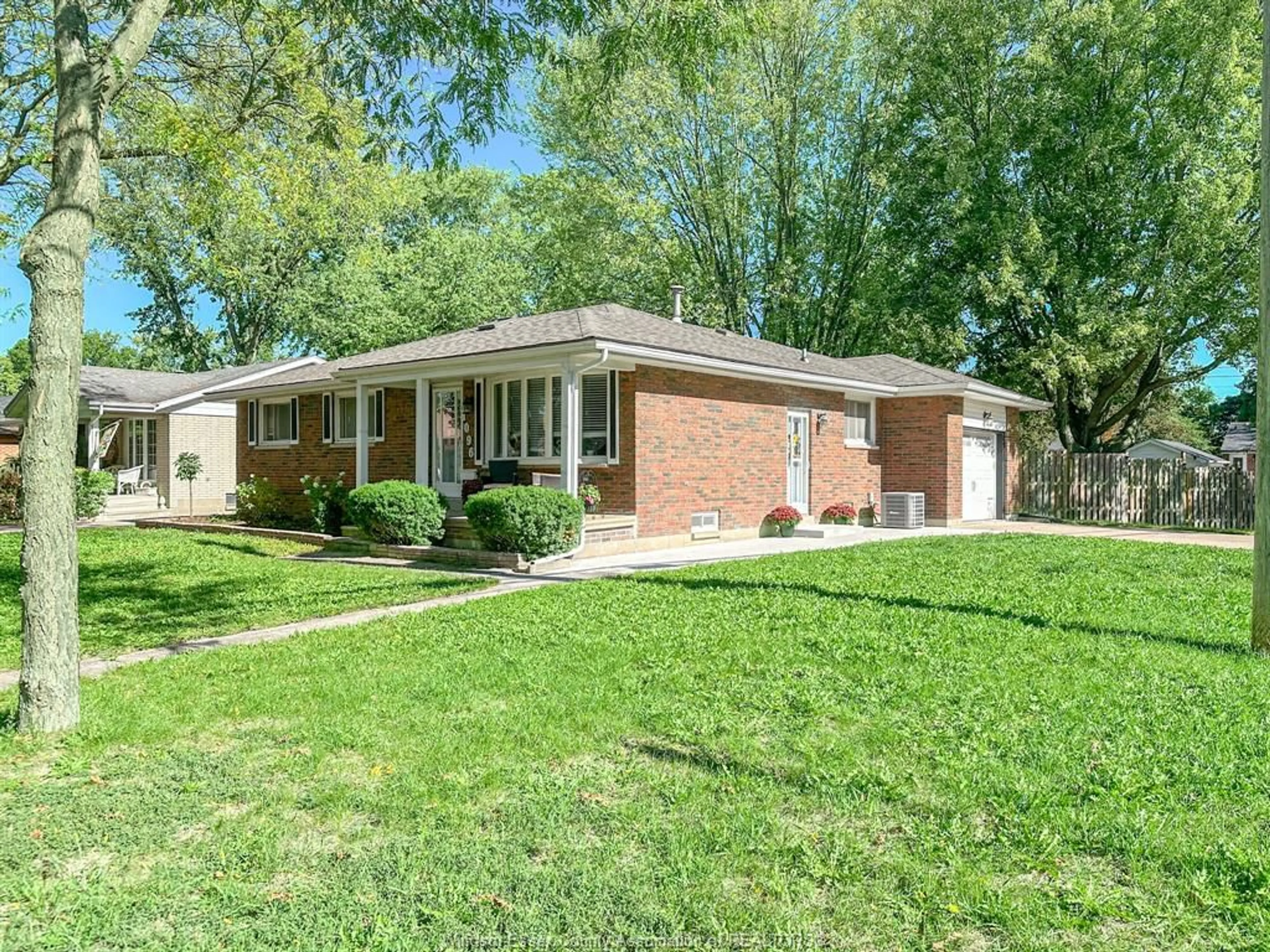 Home with brick exterior material, street for 1096 COVENTRY, Windsor Ontario N8X 3T6