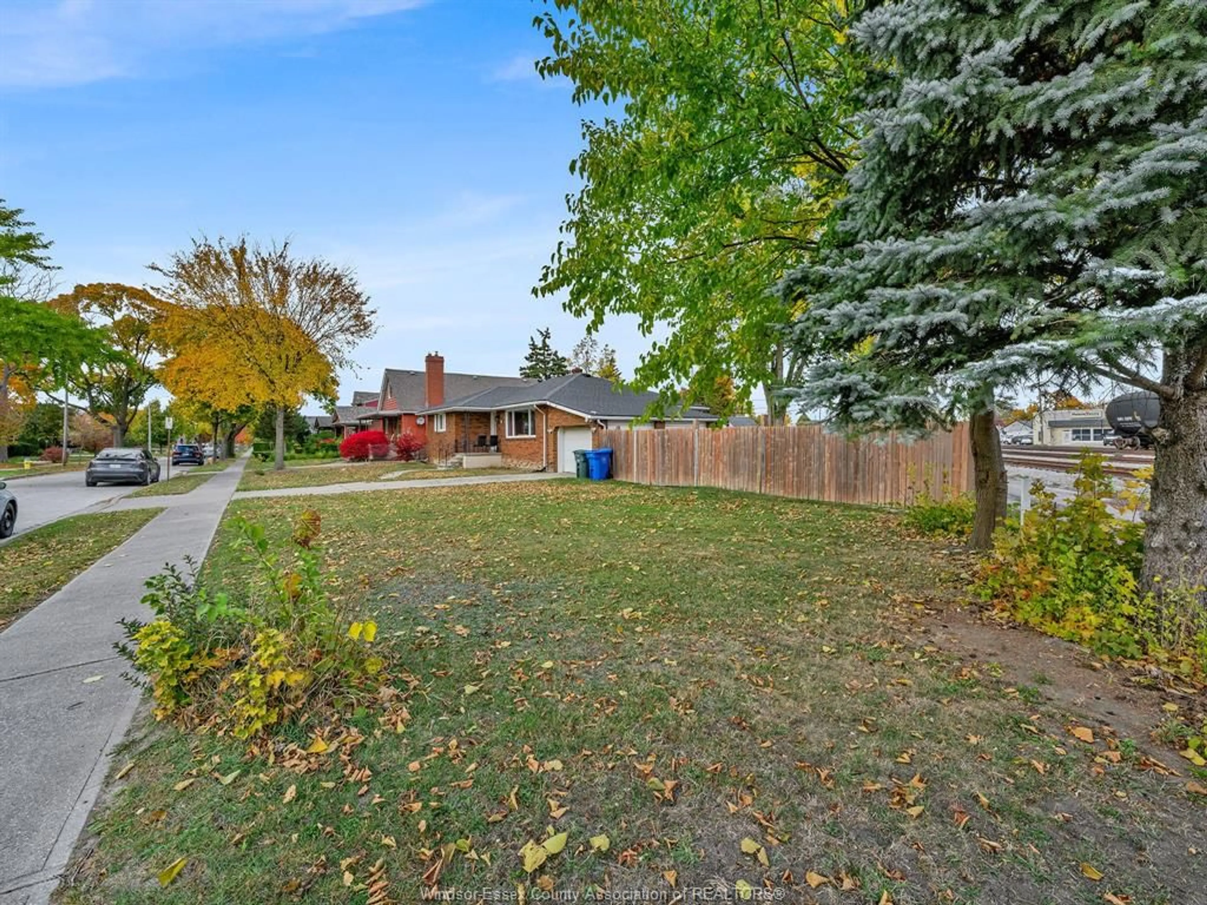 A pic from outside/outdoor area/front of a property/back of a property/a pic from drone, street for 1742 PIERRE, Windsor Ontario N8X 4P8