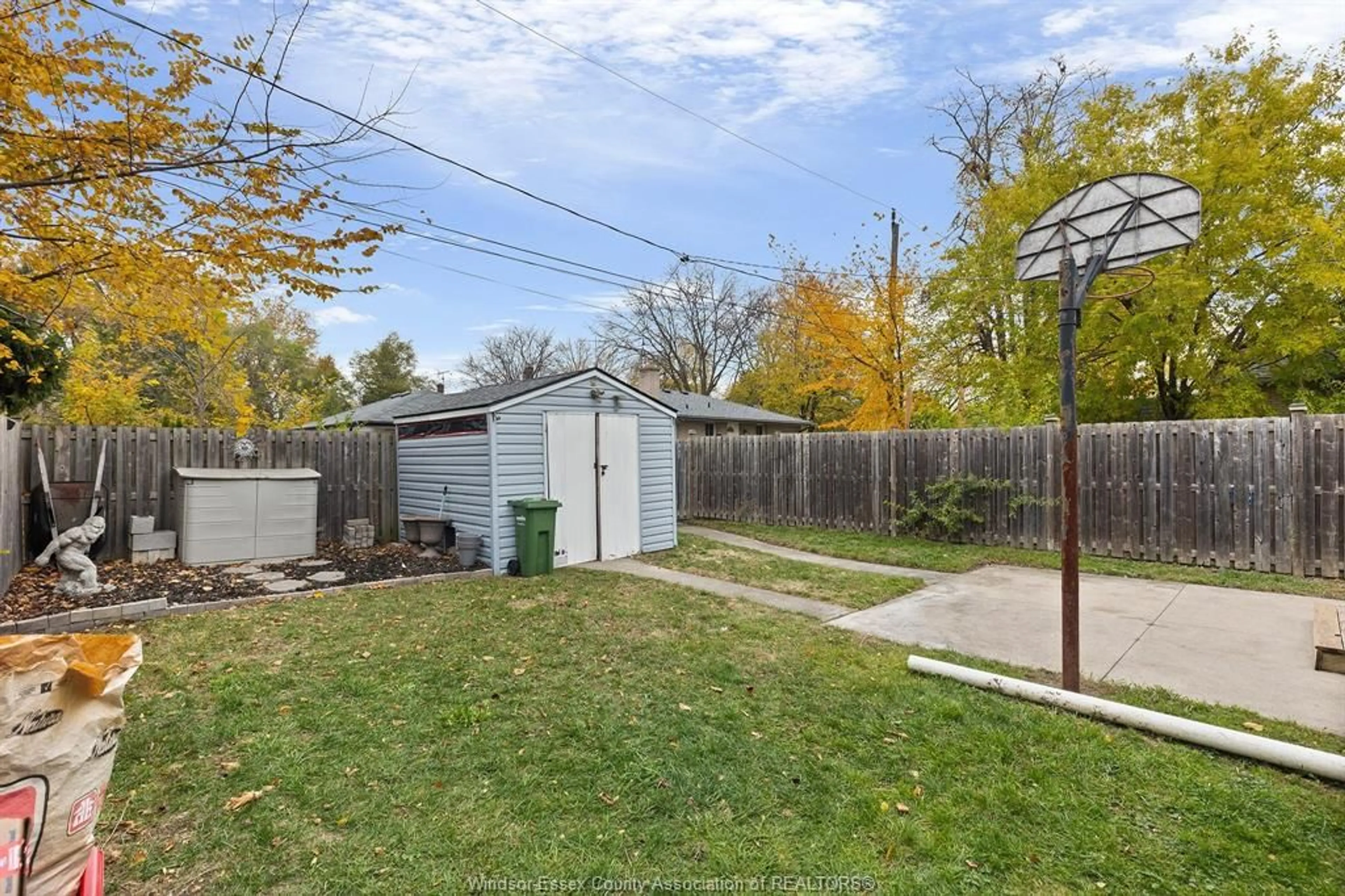 Shed for 4756 SEMINOLE, Windsor Ontario N8Y 2A1