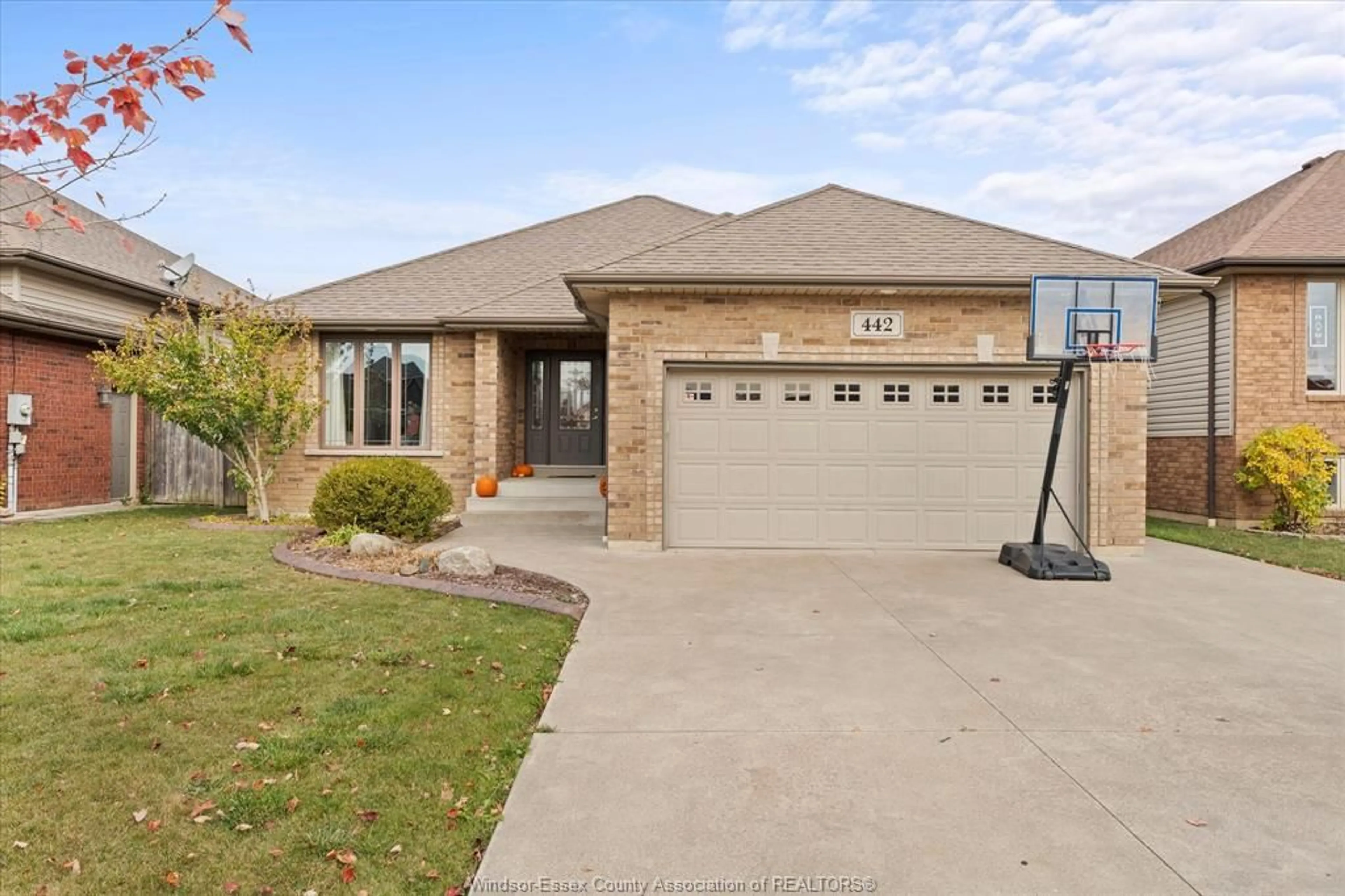 Home with brick exterior material, street for 442 WELSH, Amherstburg Ontario N9V 0C1