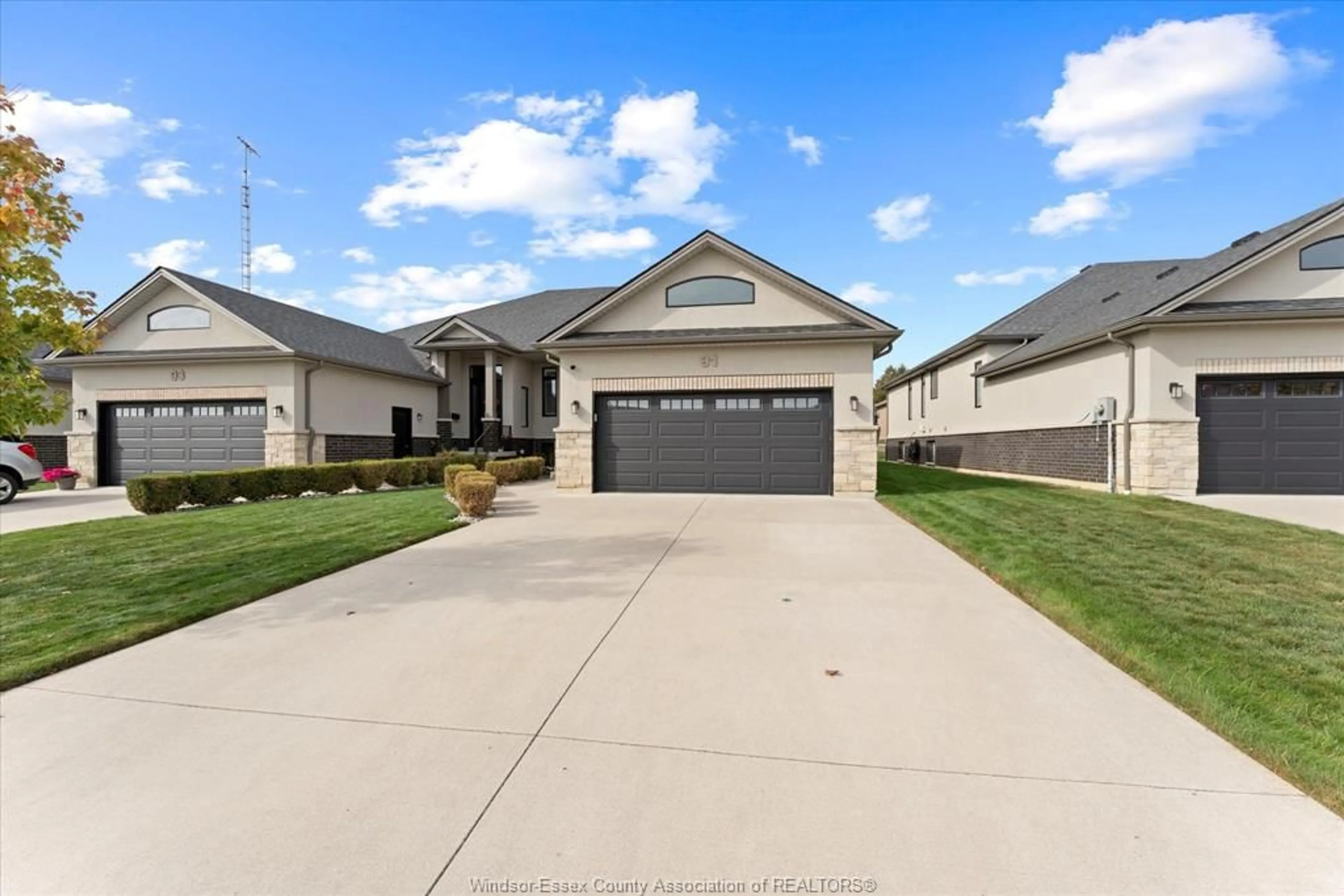 Unknown for 91 CAROLINA WOODS Cres, Leamington Ontario N8H 5N2