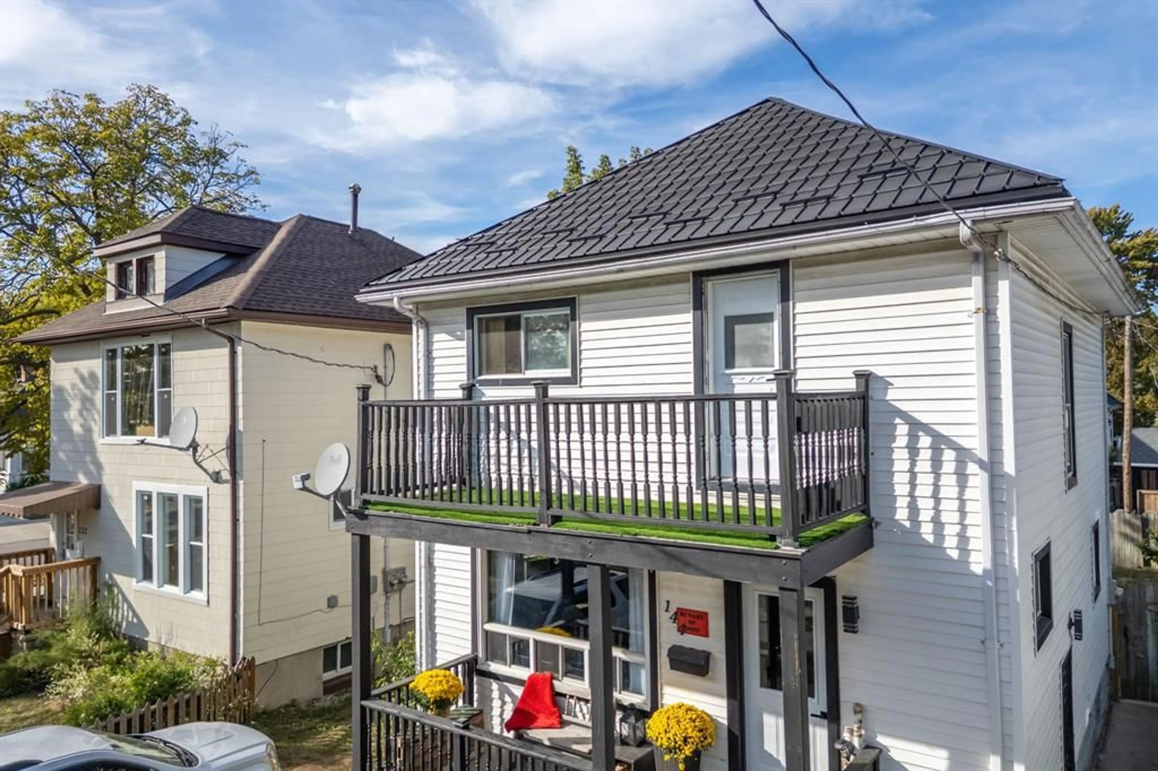 A pic from outside/outdoor area/front of a property/back of a property/a pic from drone, street for 144 RICHARD St, Sarnia Ontario N7T 1S7