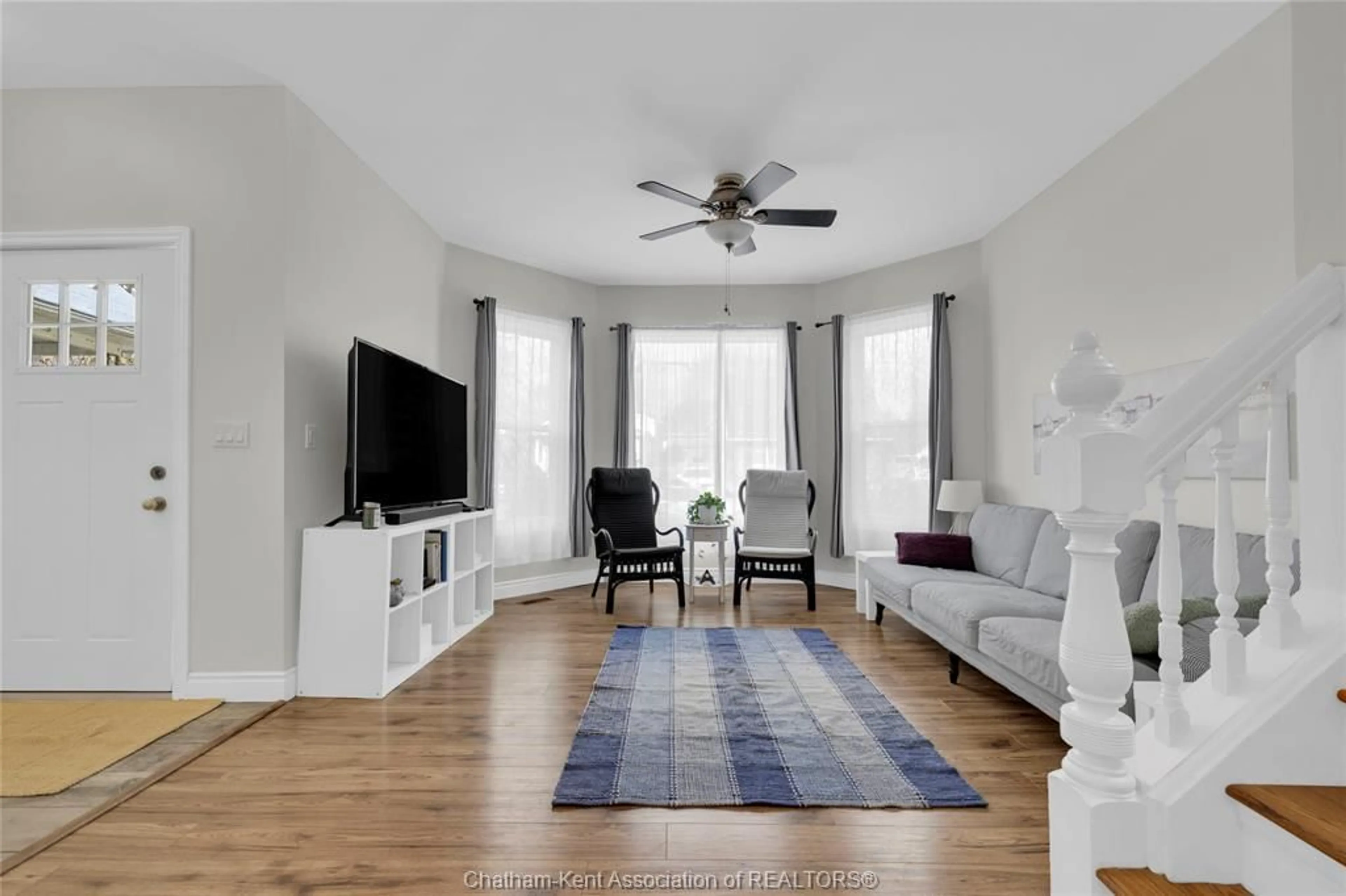 Living room with furniture, unknown for 20 Wade St, Chatham Ontario N7M 3T5