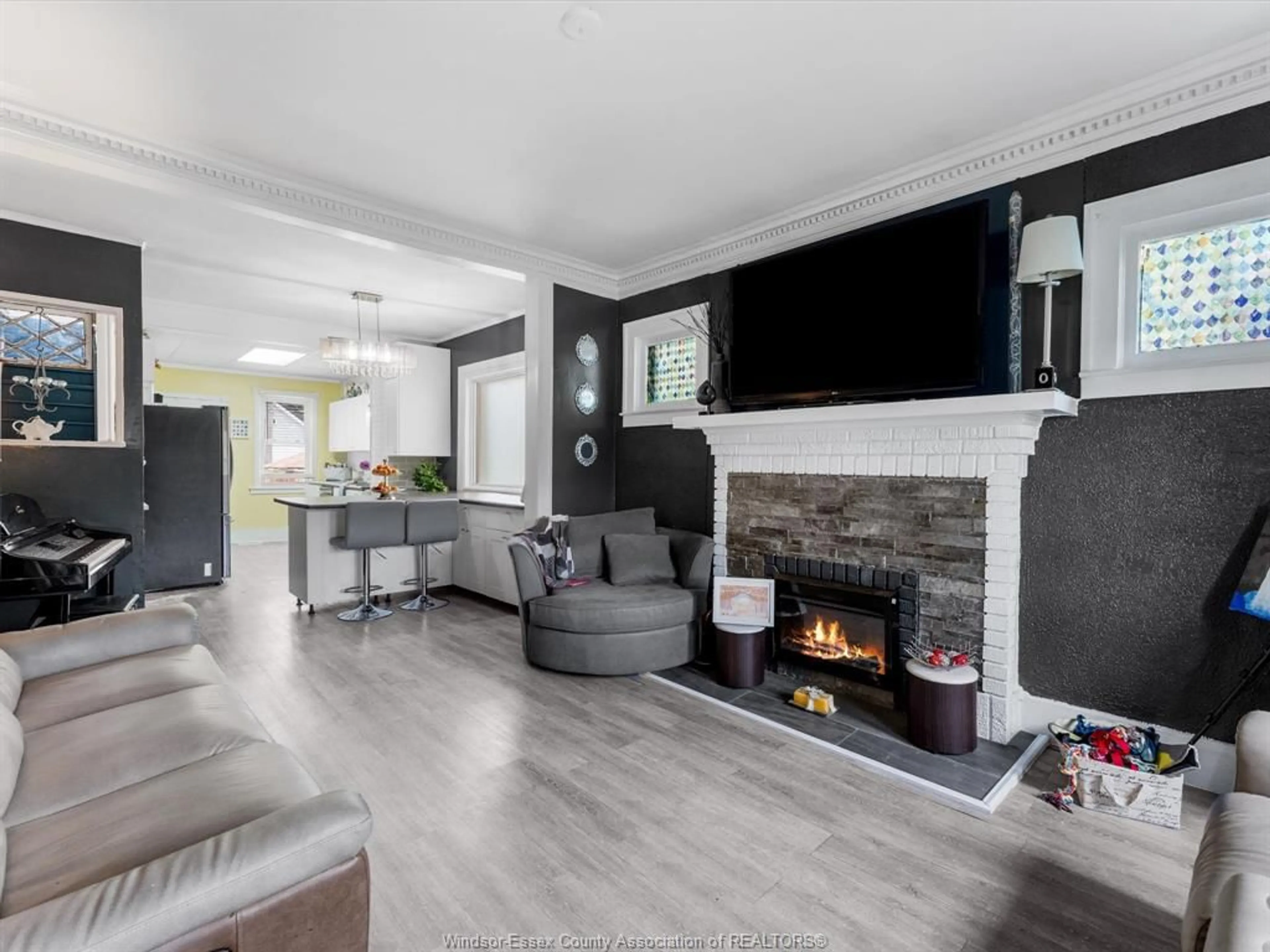 Living room with furniture, unknown for 1571 DOUGALL Ave, Windsor Ontario N8X 1S2