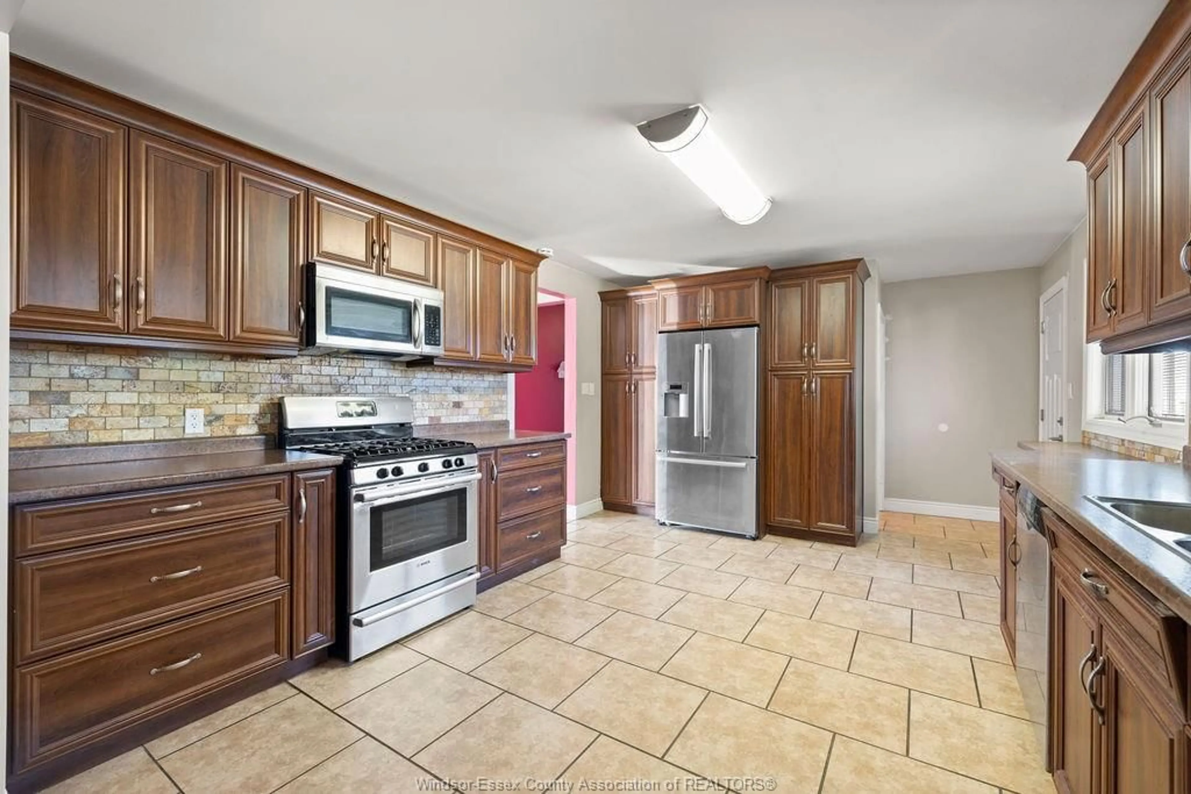 Standard kitchen, ceramic/tile floor for 3452 BYNG, Windsor Ontario N8W 3H5