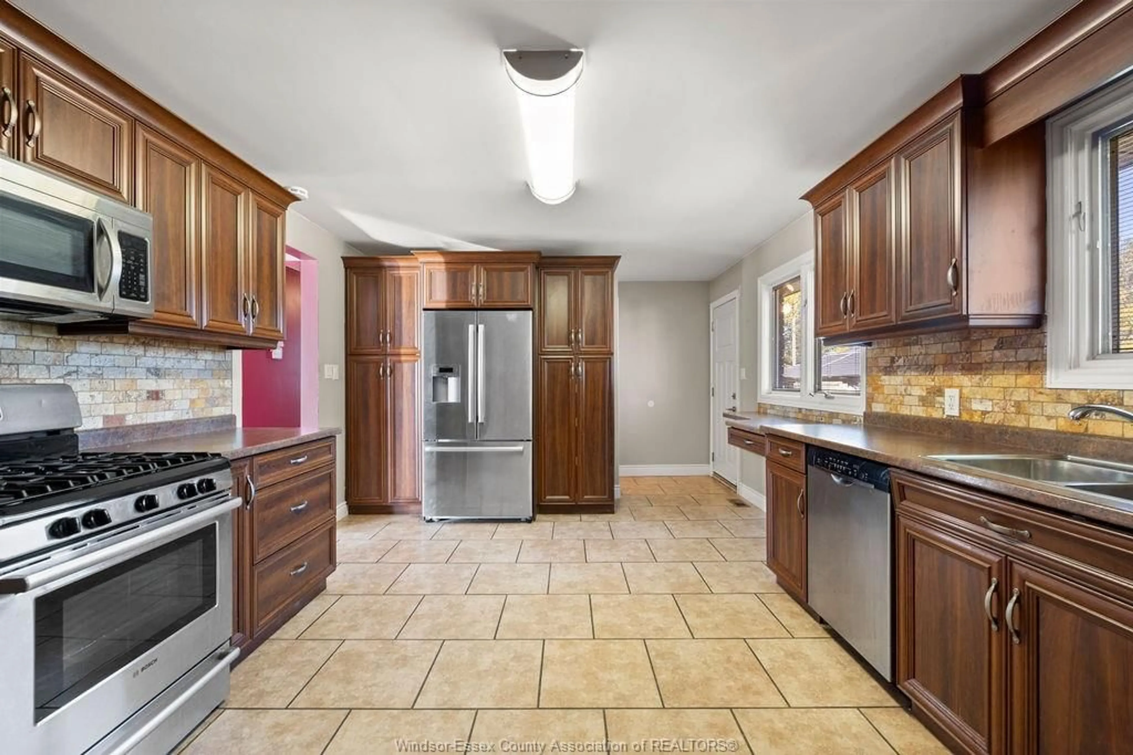 Unknown for 3452 BYNG, Windsor Ontario N8W 3H5