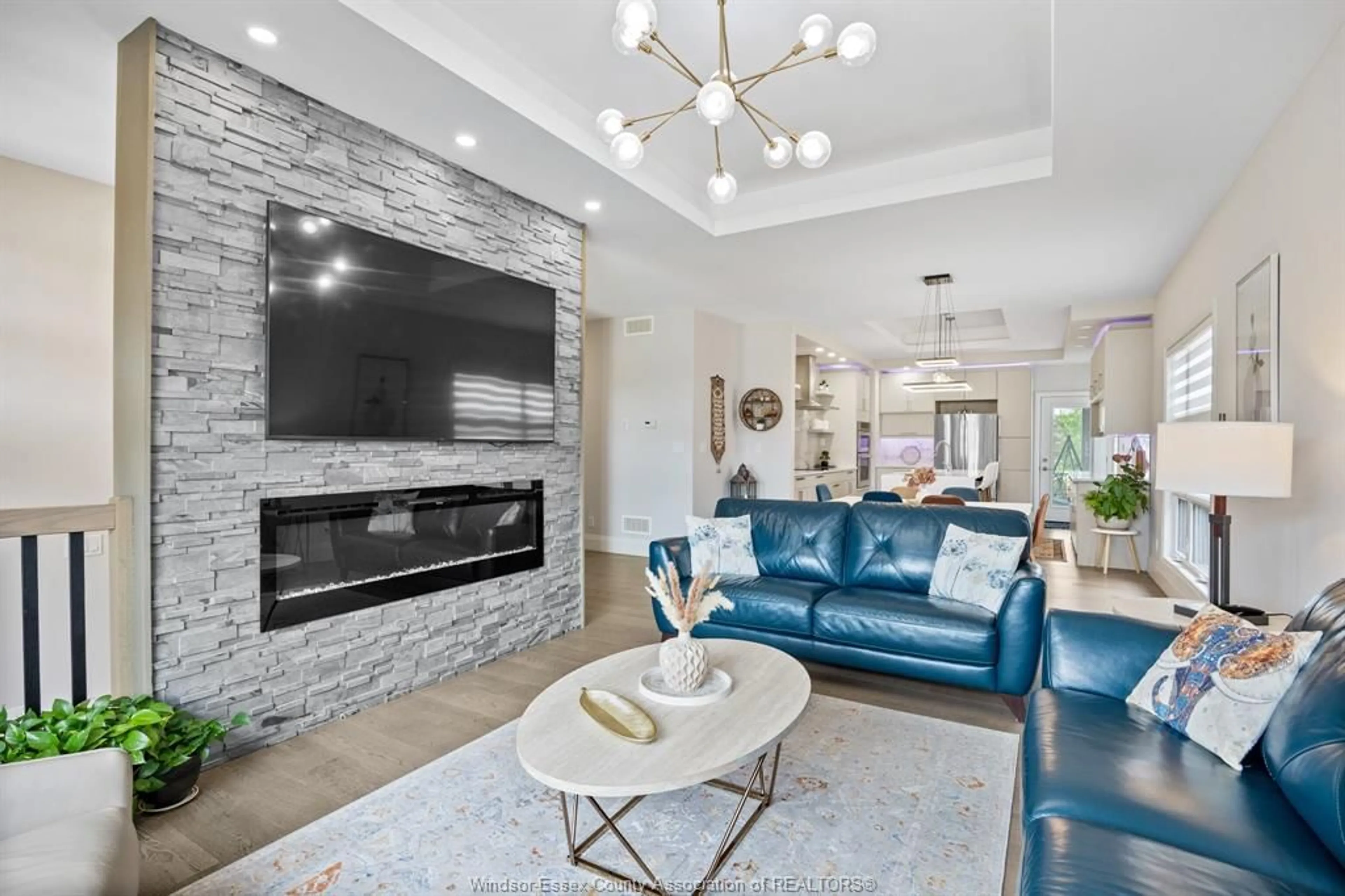 Living room with furniture, ceramic/tile floor for 6 WOODLAND, Kingsville Ontario N9Y 0A9