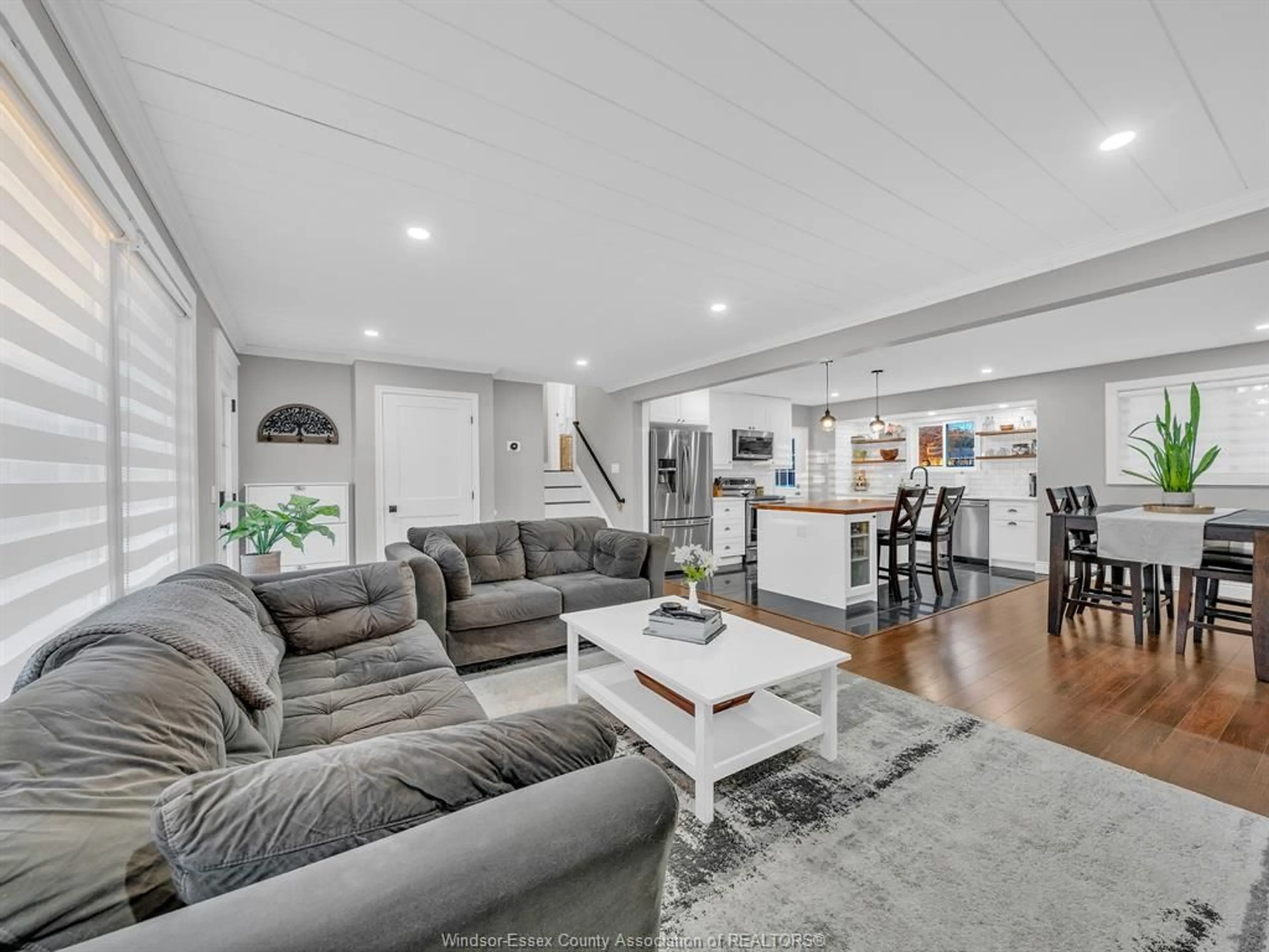 Living room with furniture, unknown for 77 VENETIAN, Amherstburg Ontario N9V 3A3