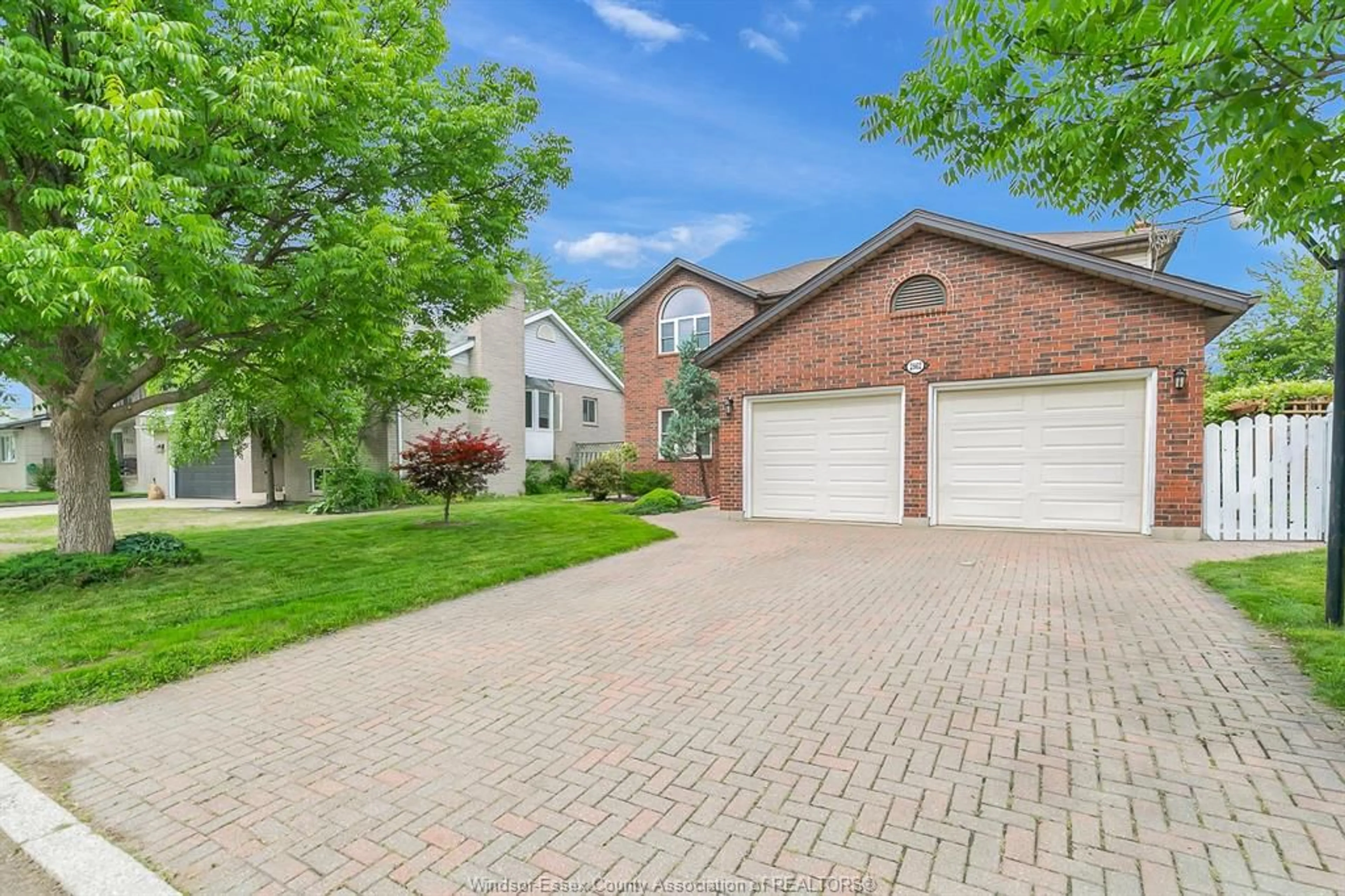 Home with brick exterior material, street for 2862 MANGIN Cres, Windsor Ontario N9E 4K9