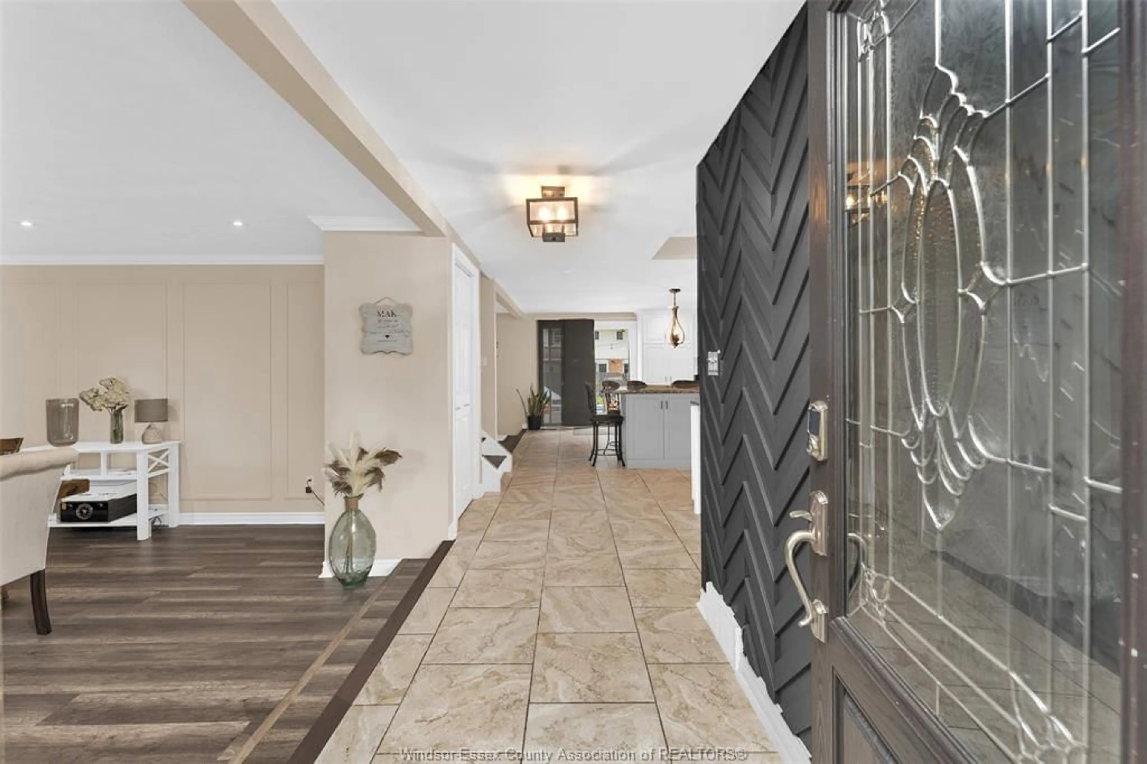 Indoor foyer for 442 BALDOON Rd, Chatham Ontario N7L 4V9