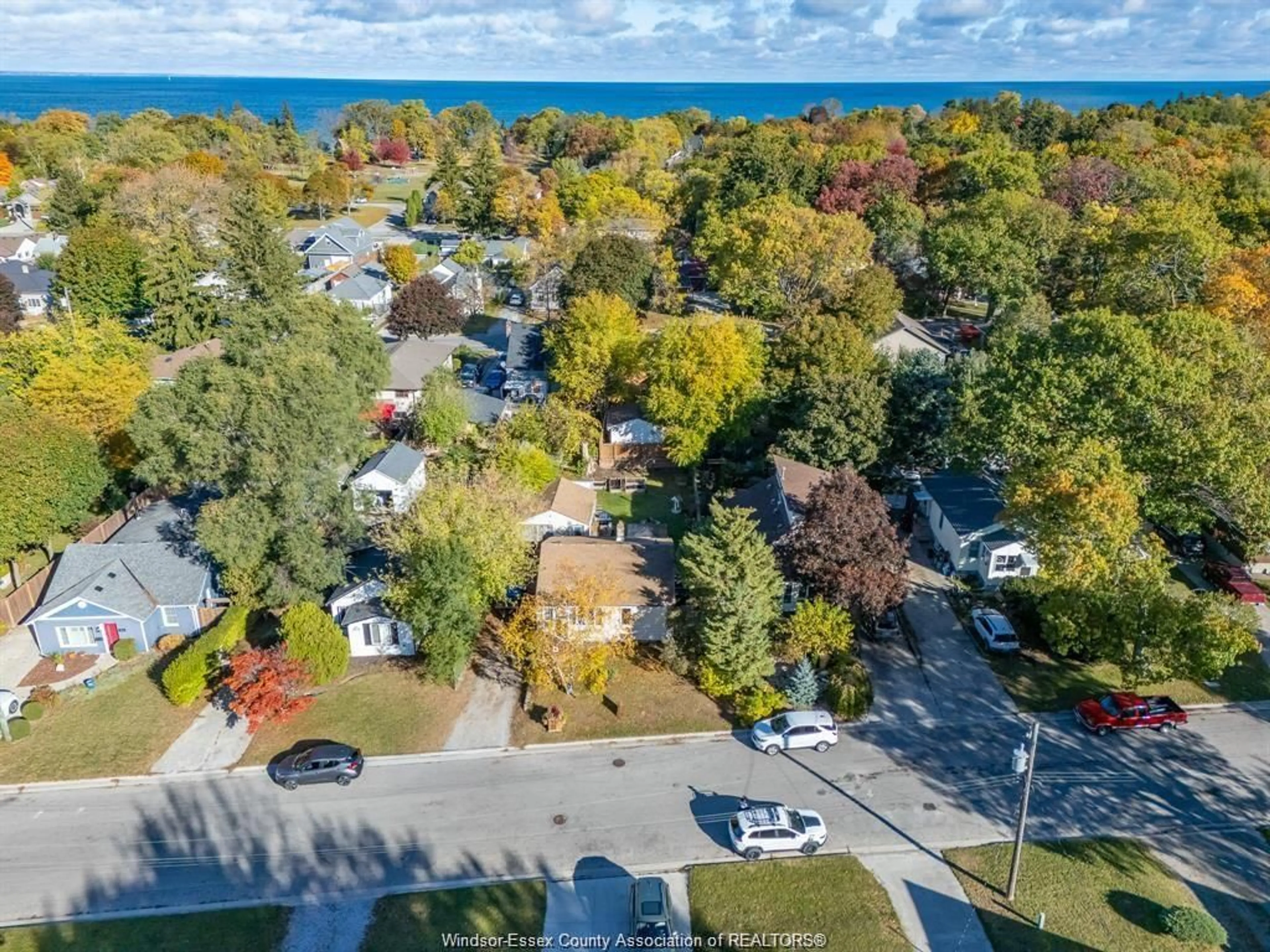 A pic from outside/outdoor area/front of a property/back of a property/a pic from drone, water/lake/river/ocean view for 694 ORCHARD Ave, Sarnia Ontario N8N 2X2