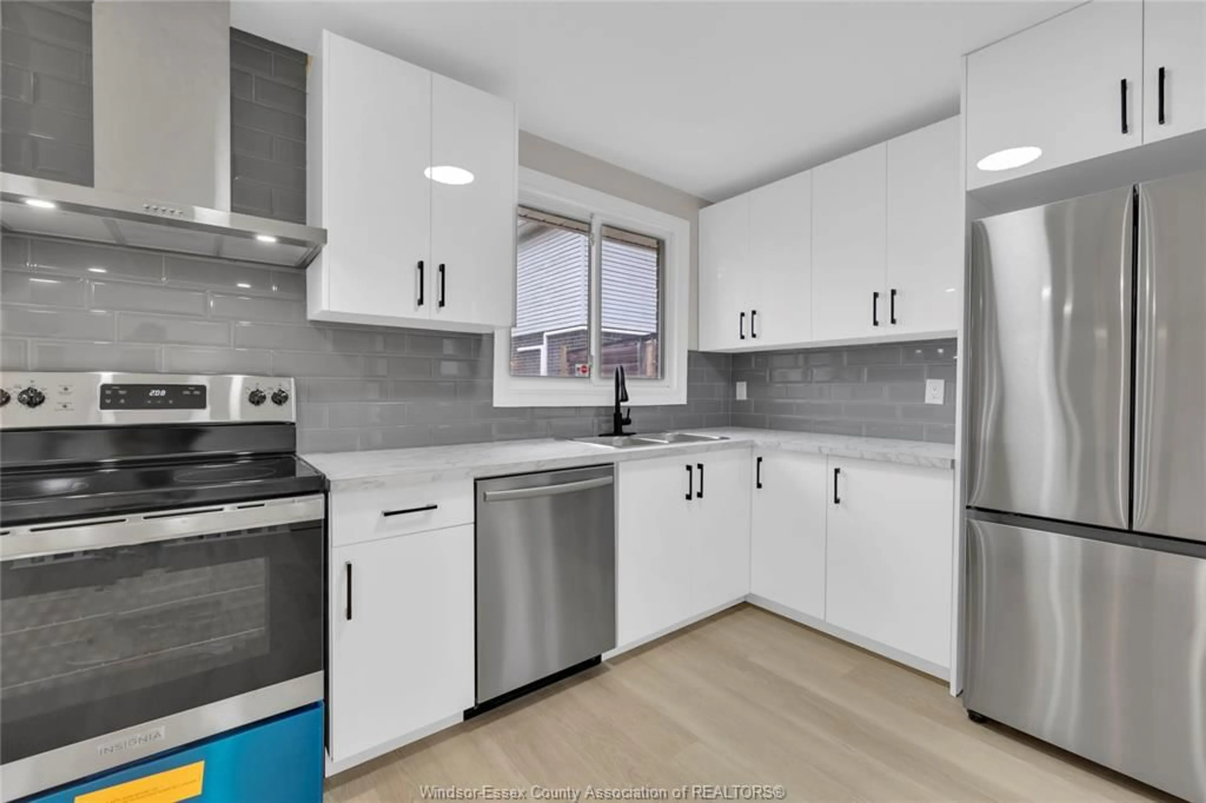 Unknown for 1318 BAYSWATER Cres, Windsor Ontario N8S 4K6