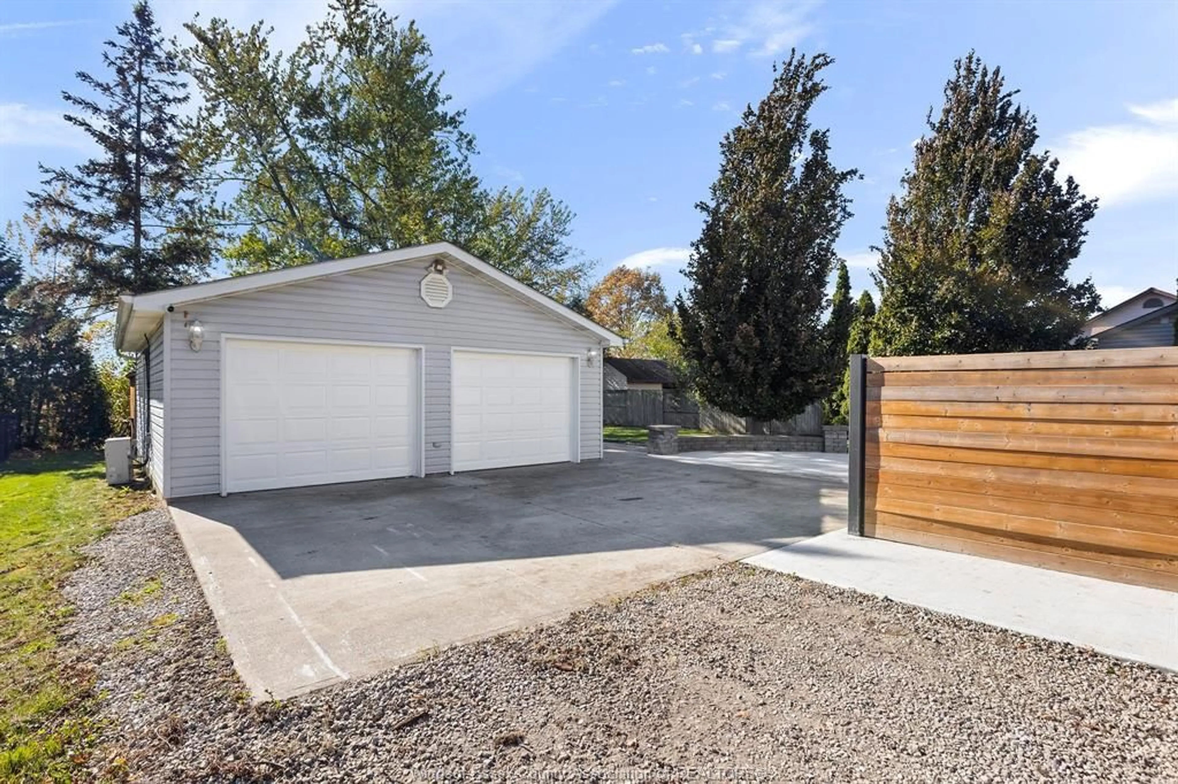 Unknown for 4095 BASELINE, Windsor Ontario N9A 6J3