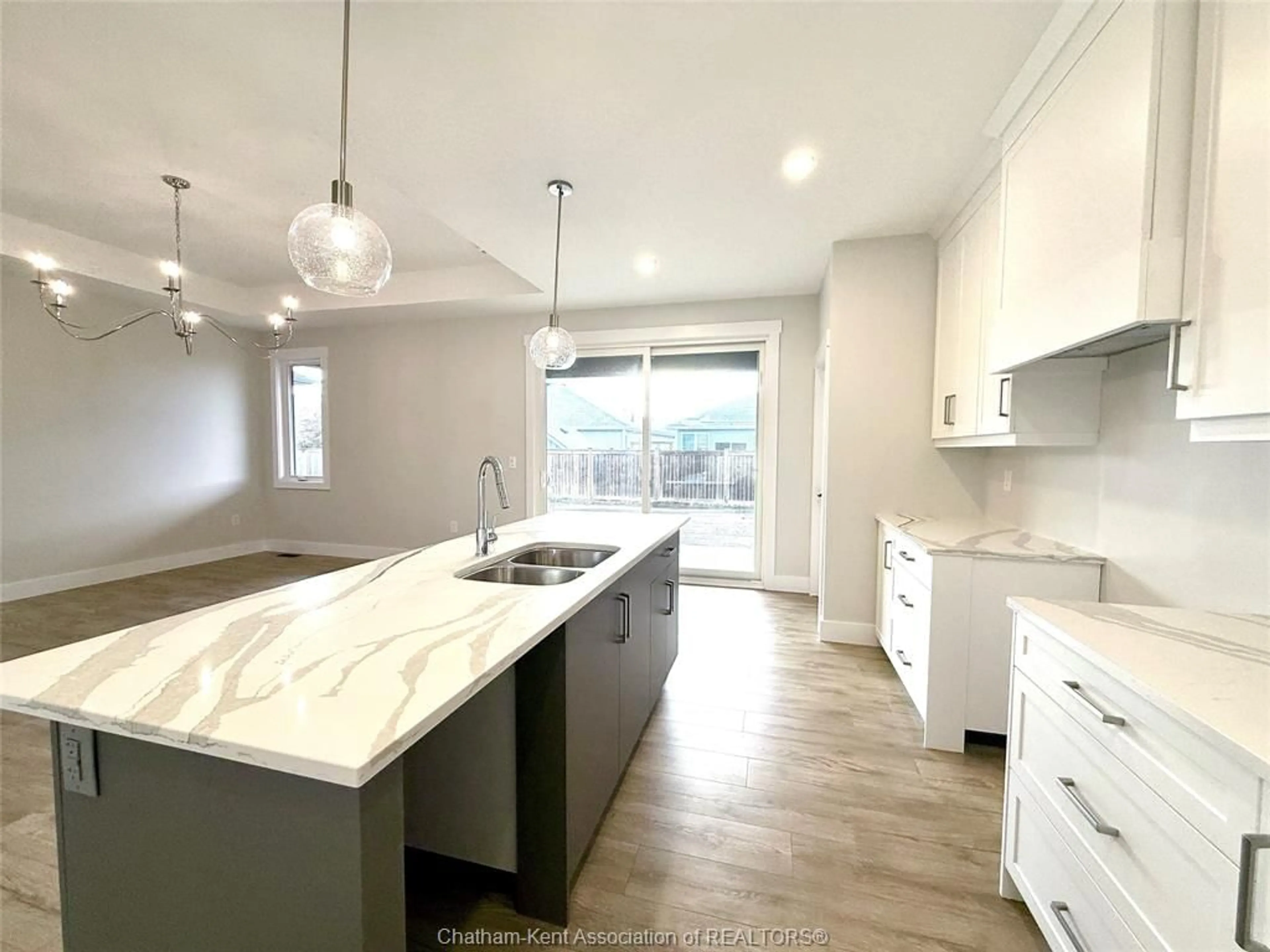 Open concept kitchen, unknown for 33 Duskridge Rd, Chatham Ontario N7L 0G7
