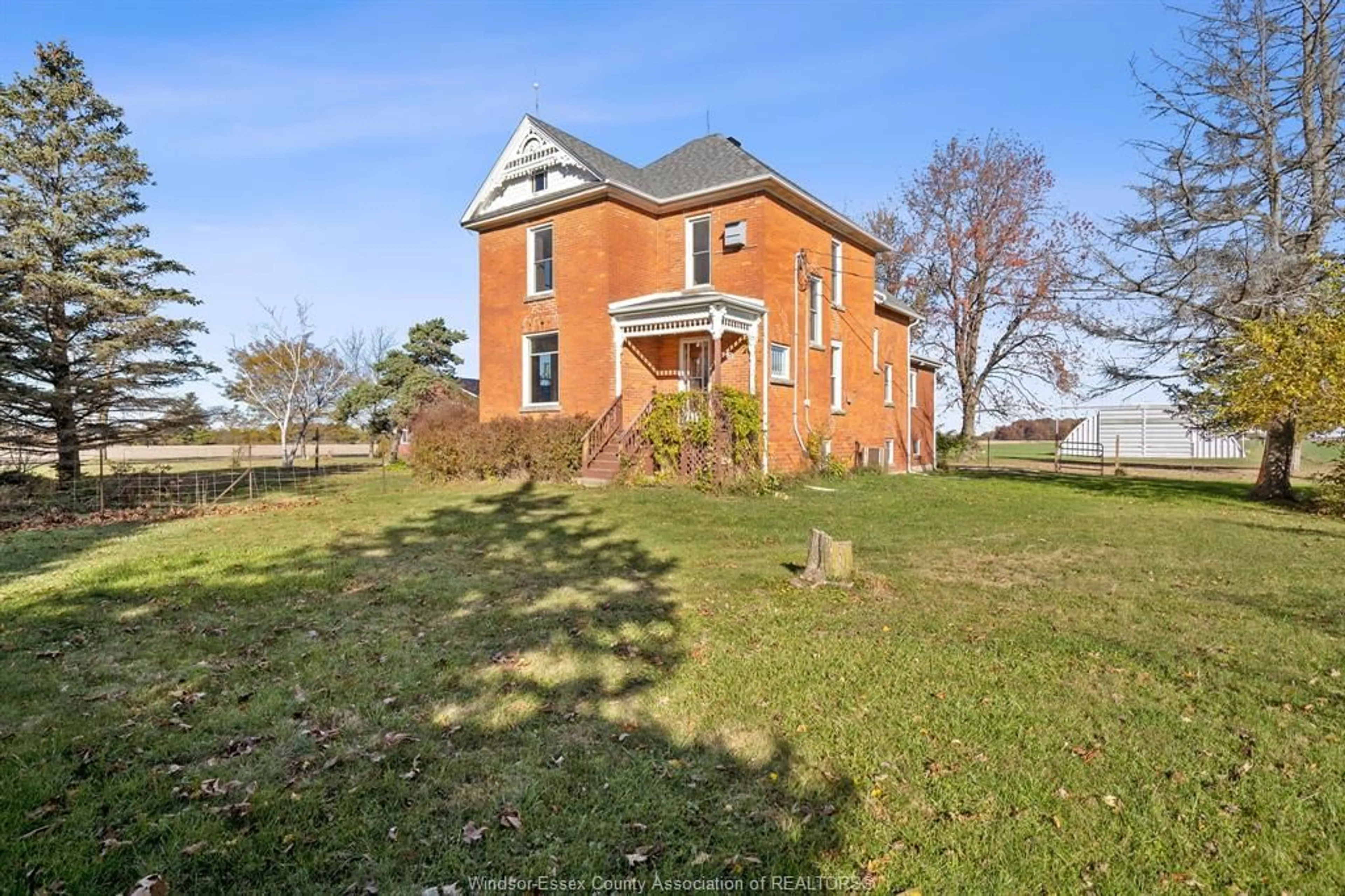 A pic from outside/outdoor area/front of a property/back of a property/a pic from drone, building for 1831 MERSEA ROAD 10, Leamington Ontario N0P 2J0