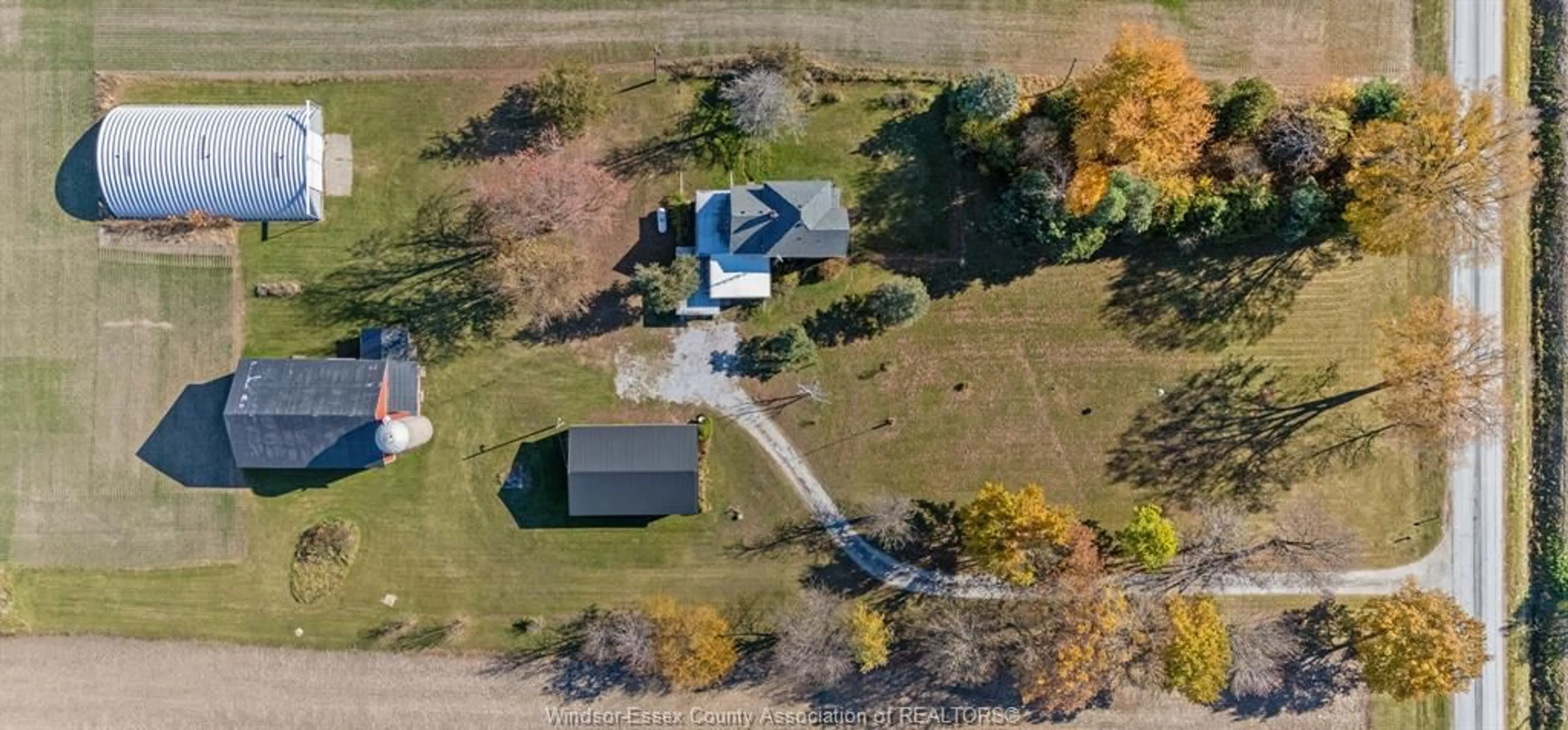 A pic from outside/outdoor area/front of a property/back of a property/a pic from drone, unknown for 1831 MERSEA ROAD 10, Leamington Ontario N0P 2J0