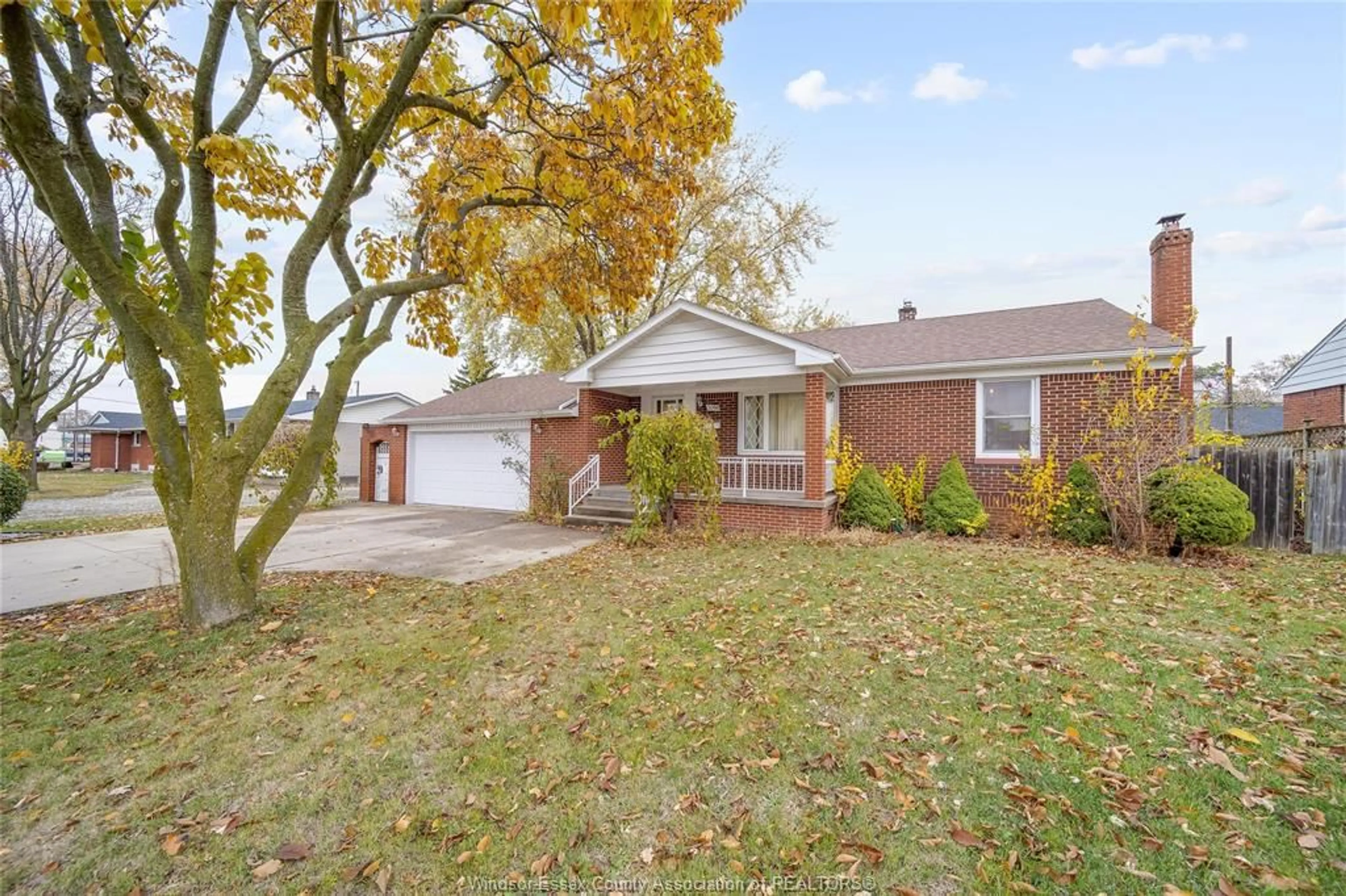 Home with brick exterior material, street for 3098 DOMINION Blvd, Windsor Ontario N9E 2N4