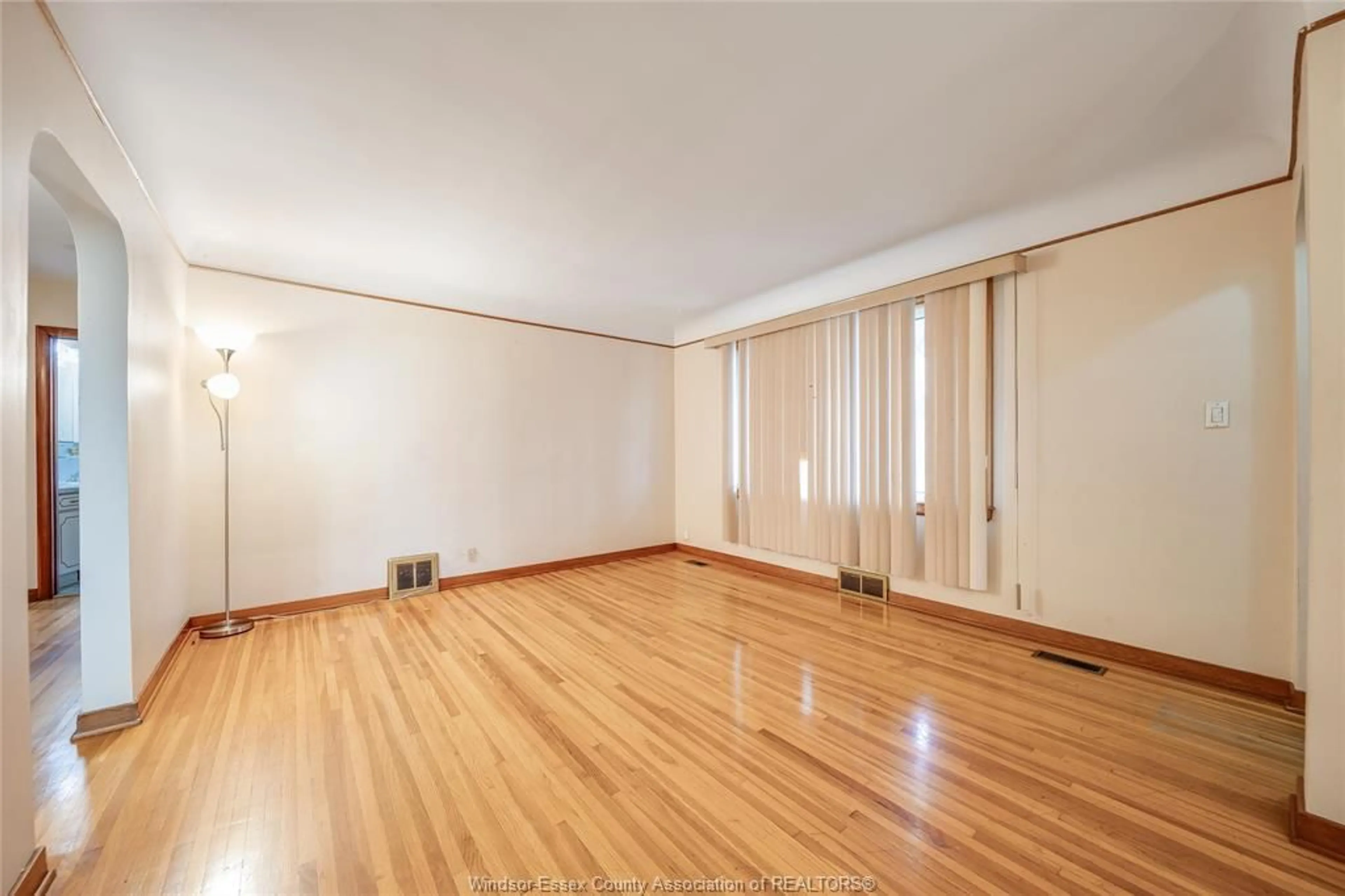 A pic of a room for 3098 DOMINION Blvd, Windsor Ontario N9E 2N4