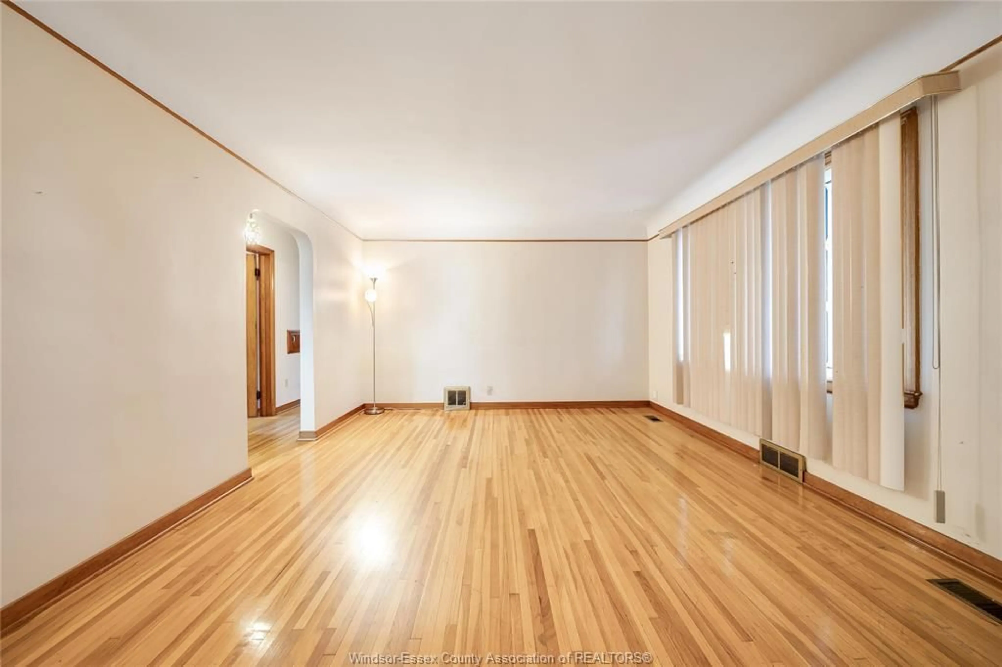 A pic of a room for 3098 DOMINION Blvd, Windsor Ontario N9E 2N4