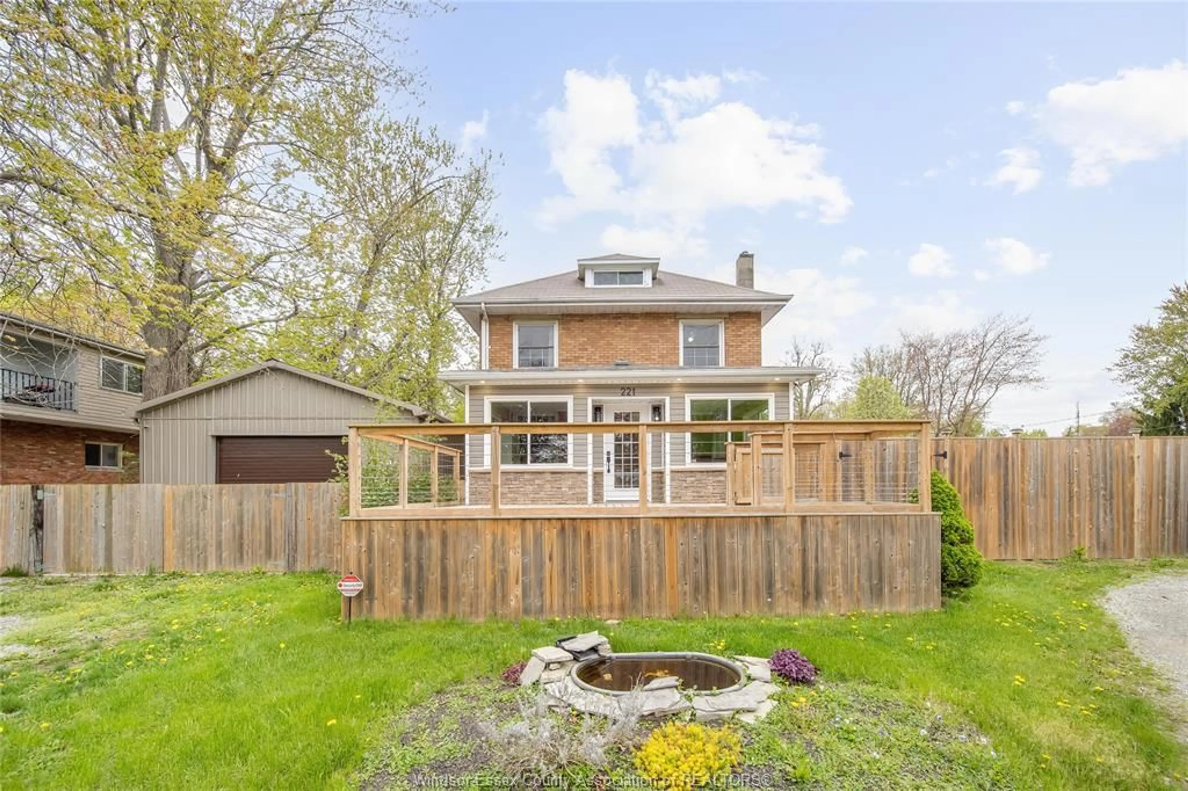 Unknown for 221 JOHN St, Blenheim Ontario N0P 1A0