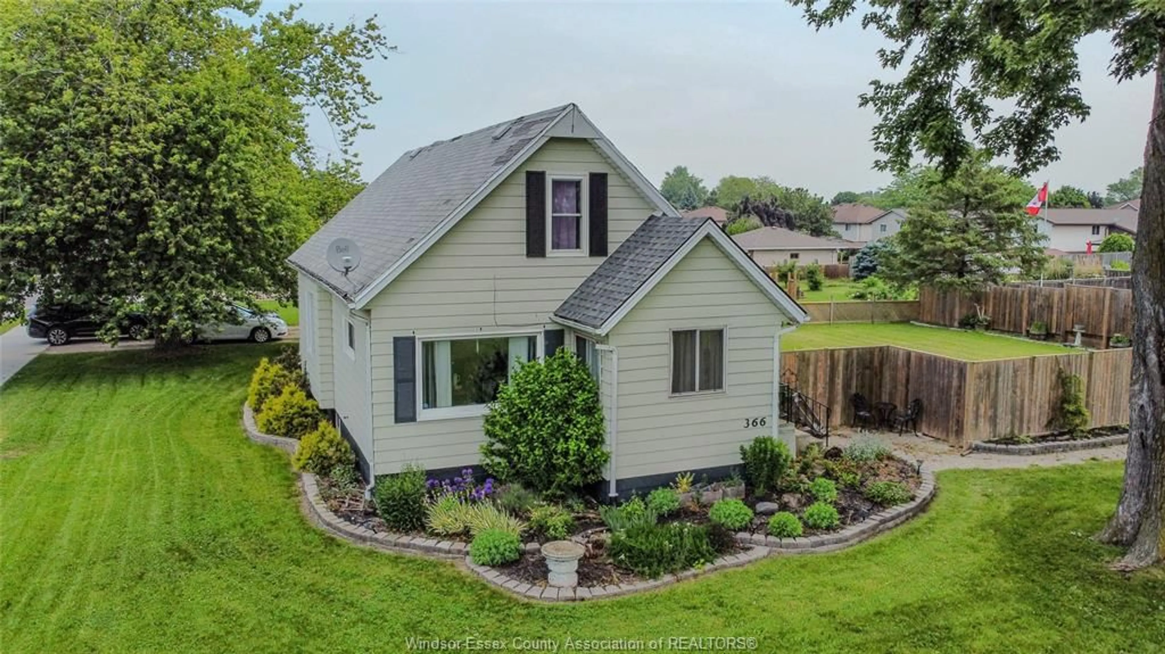 Home with vinyl exterior material, unknown for 366 Simcoe, Amherstburg Ontario N9V 1N3