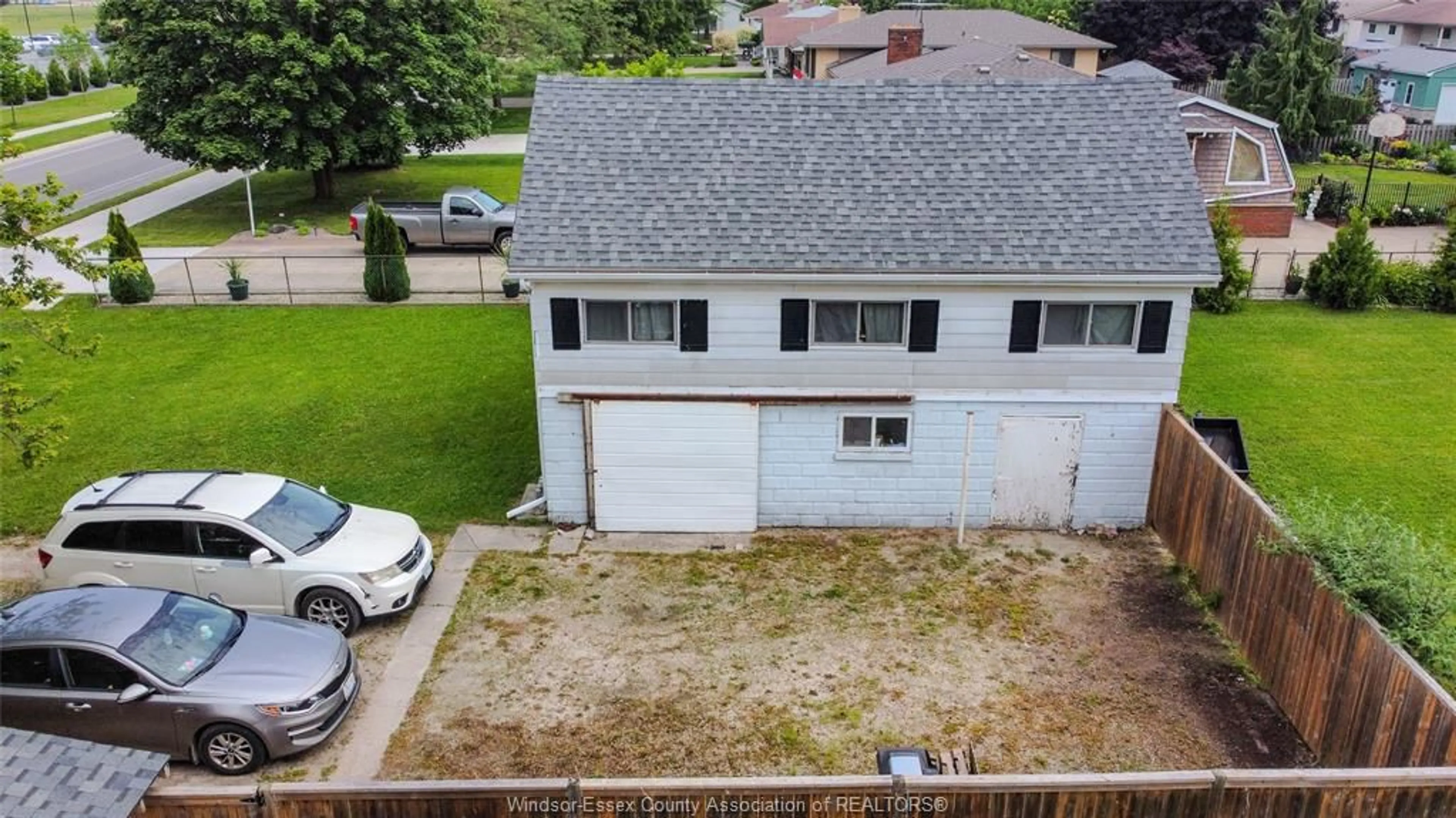 A pic from outside/outdoor area/front of a property/back of a property/a pic from drone, street for 366 Simcoe, Amherstburg Ontario N9V 1N3