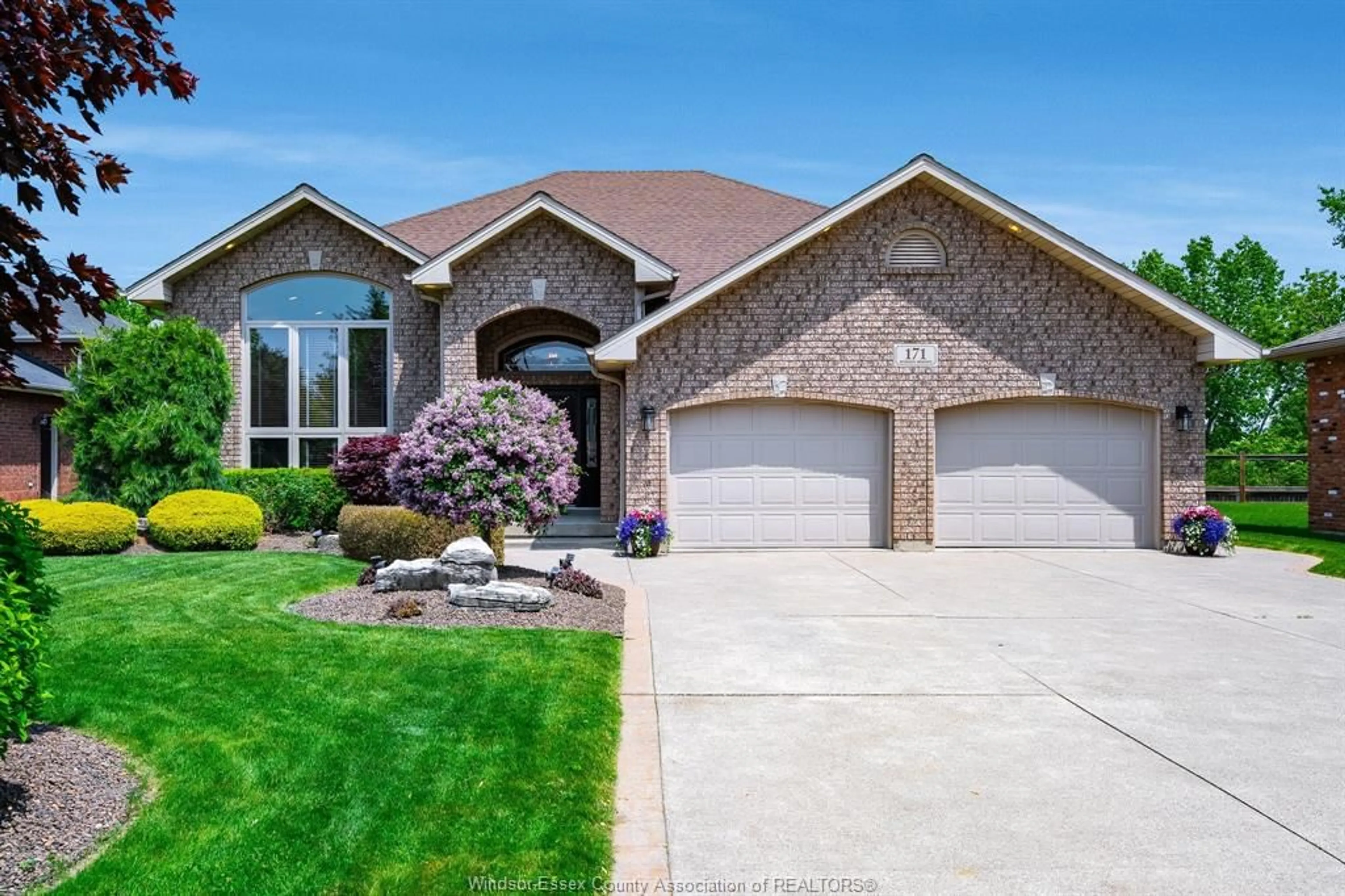 Home with brick exterior material, unknown for 171 Sturgeon Meadows, Leamington Ontario N8H 5M7