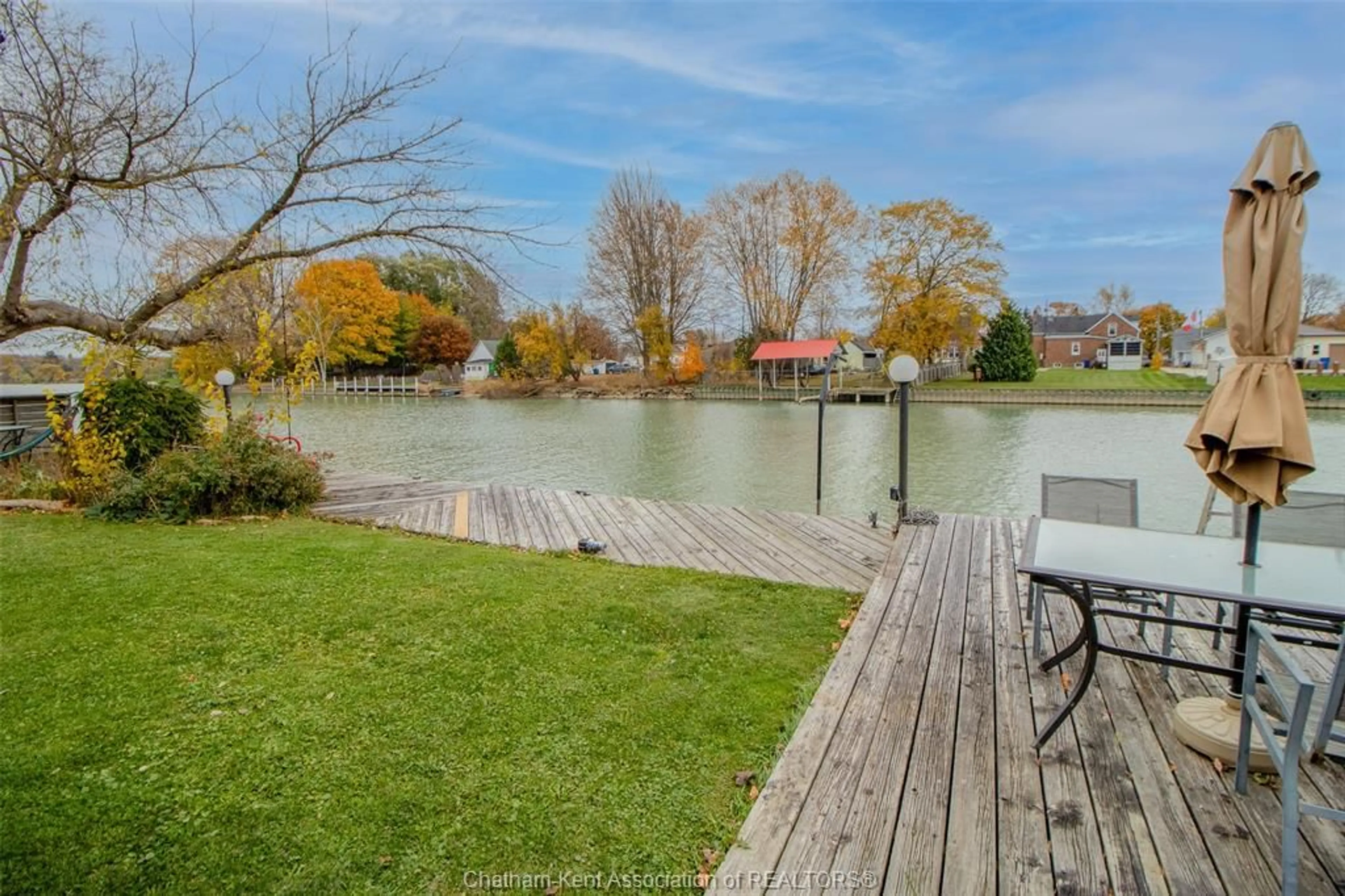 Patio, water/lake/river/ocean view for 148 Margaret St, Wallaceburg Ontario N8A 2A1