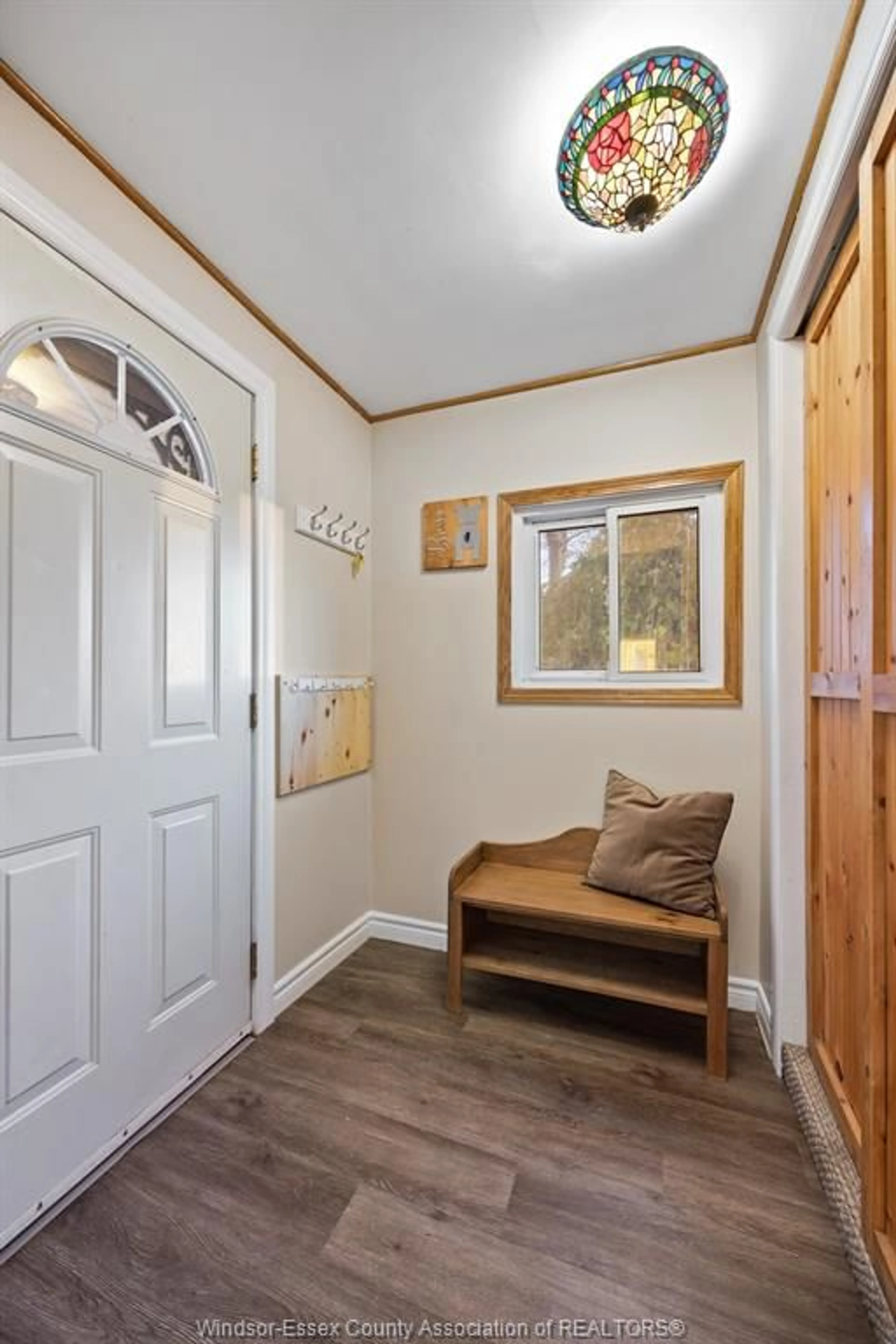 Indoor entryway for 7092 HIGHWAY 3, Tecumseh Ontario N0R 1K0