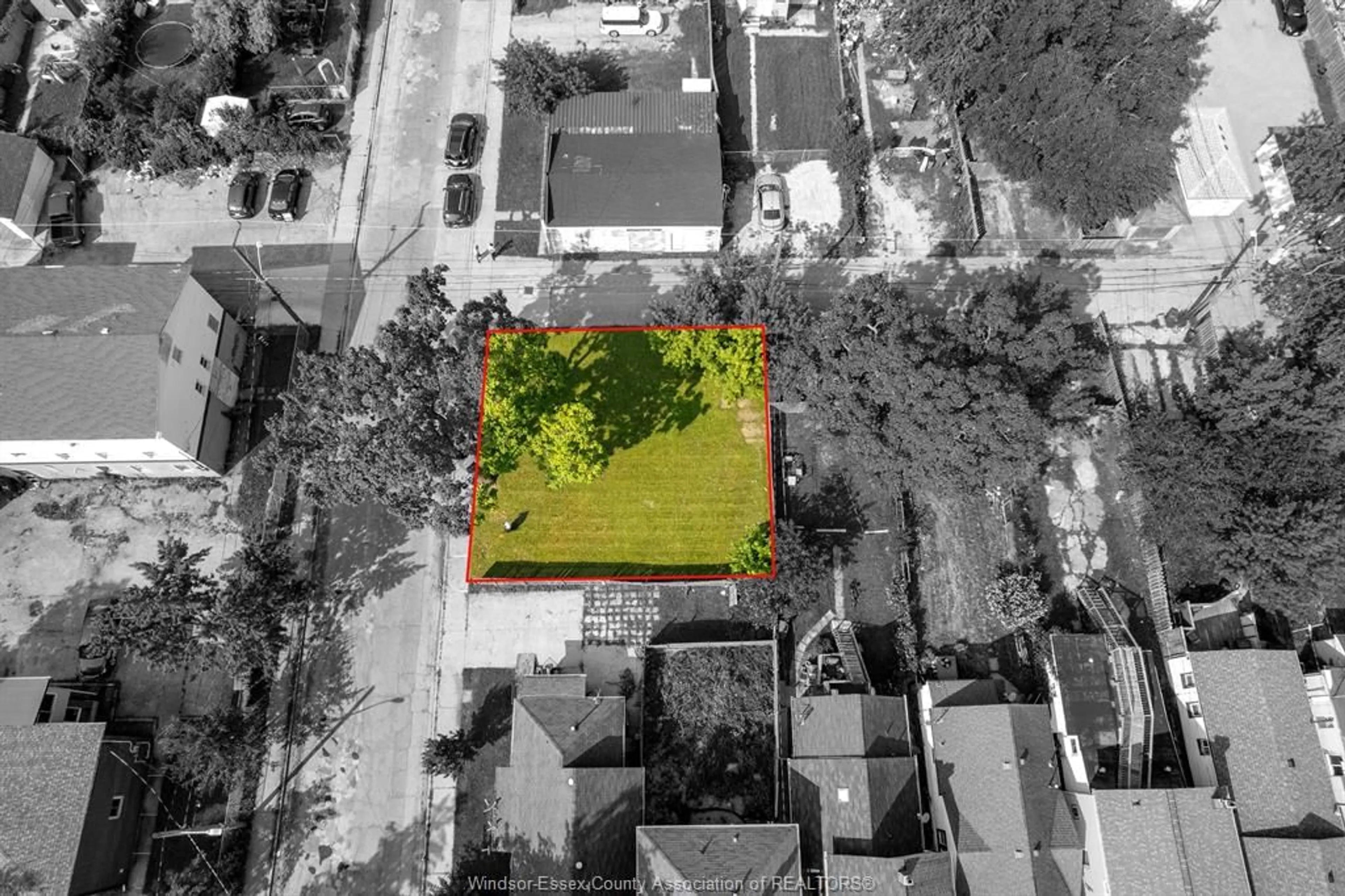 A pic from outside/outdoor area/front of a property/back of a property/a pic from drone, street for V/L BRANT St, Windsor Ontario N9A 3E5