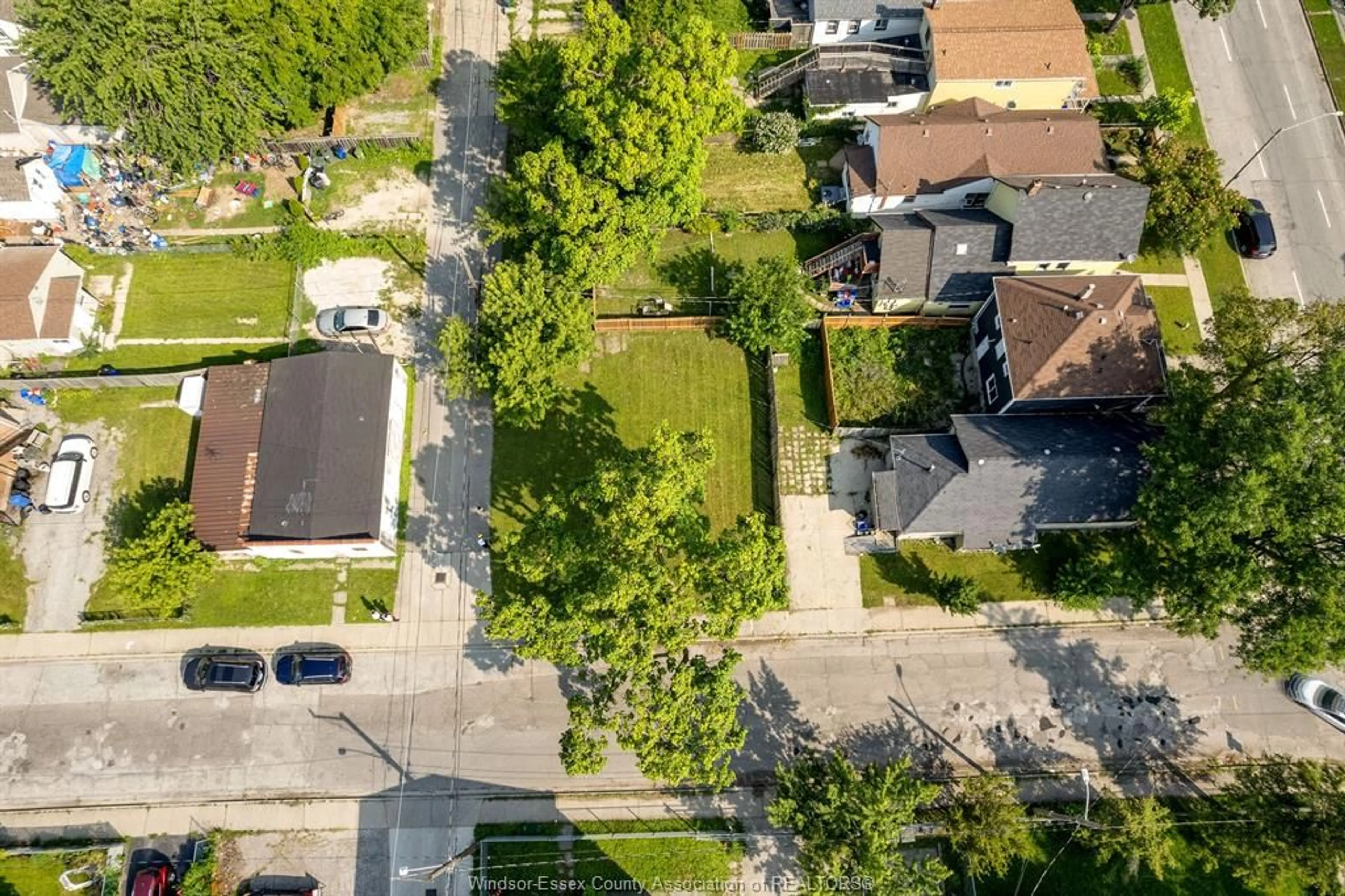 A pic from outside/outdoor area/front of a property/back of a property/a pic from drone, street for V/L BRANT St, Windsor Ontario N9A 3E5