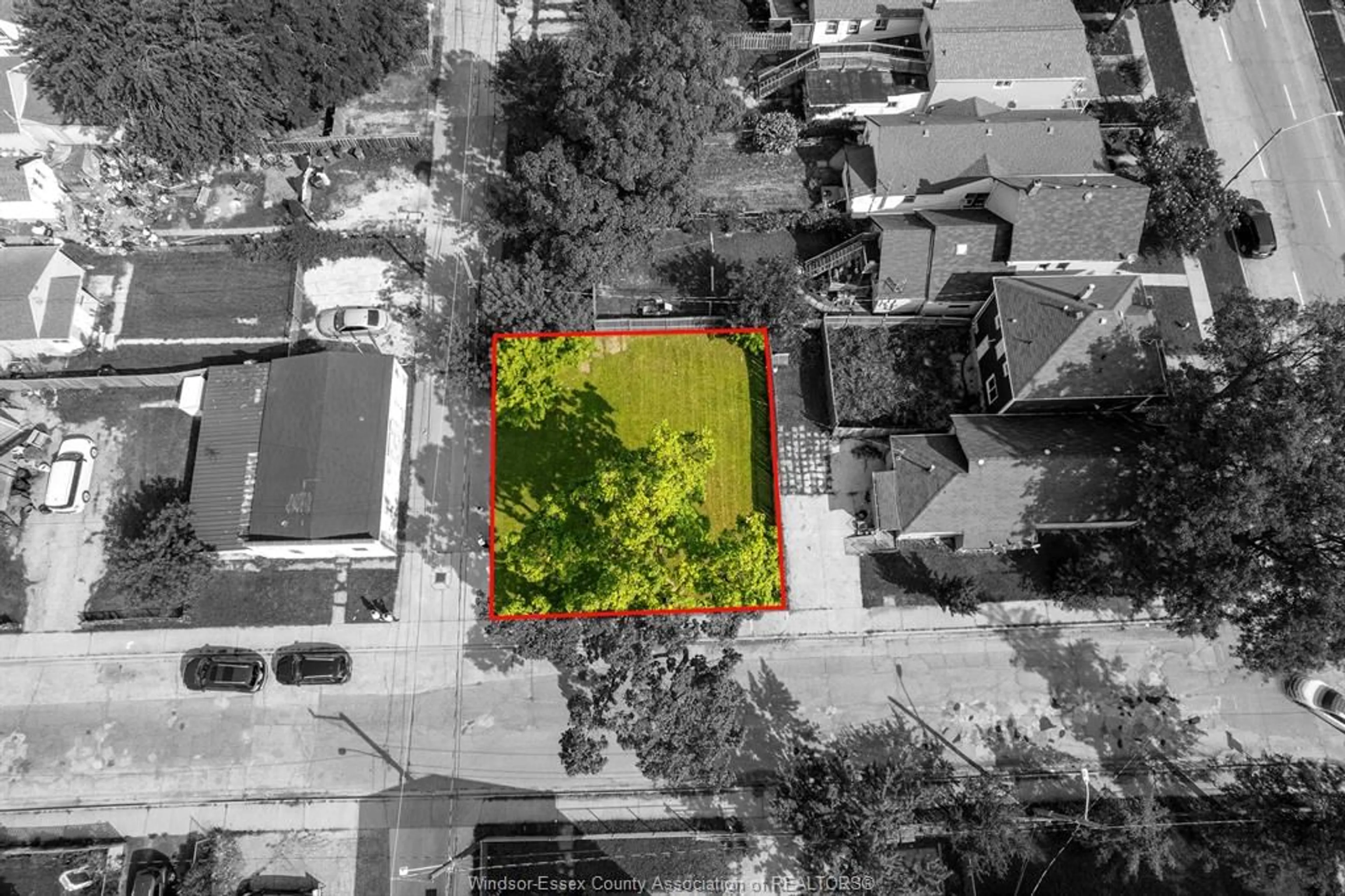 A pic from outside/outdoor area/front of a property/back of a property/a pic from drone, street for V/L BRANT St, Windsor Ontario N9A 3E5