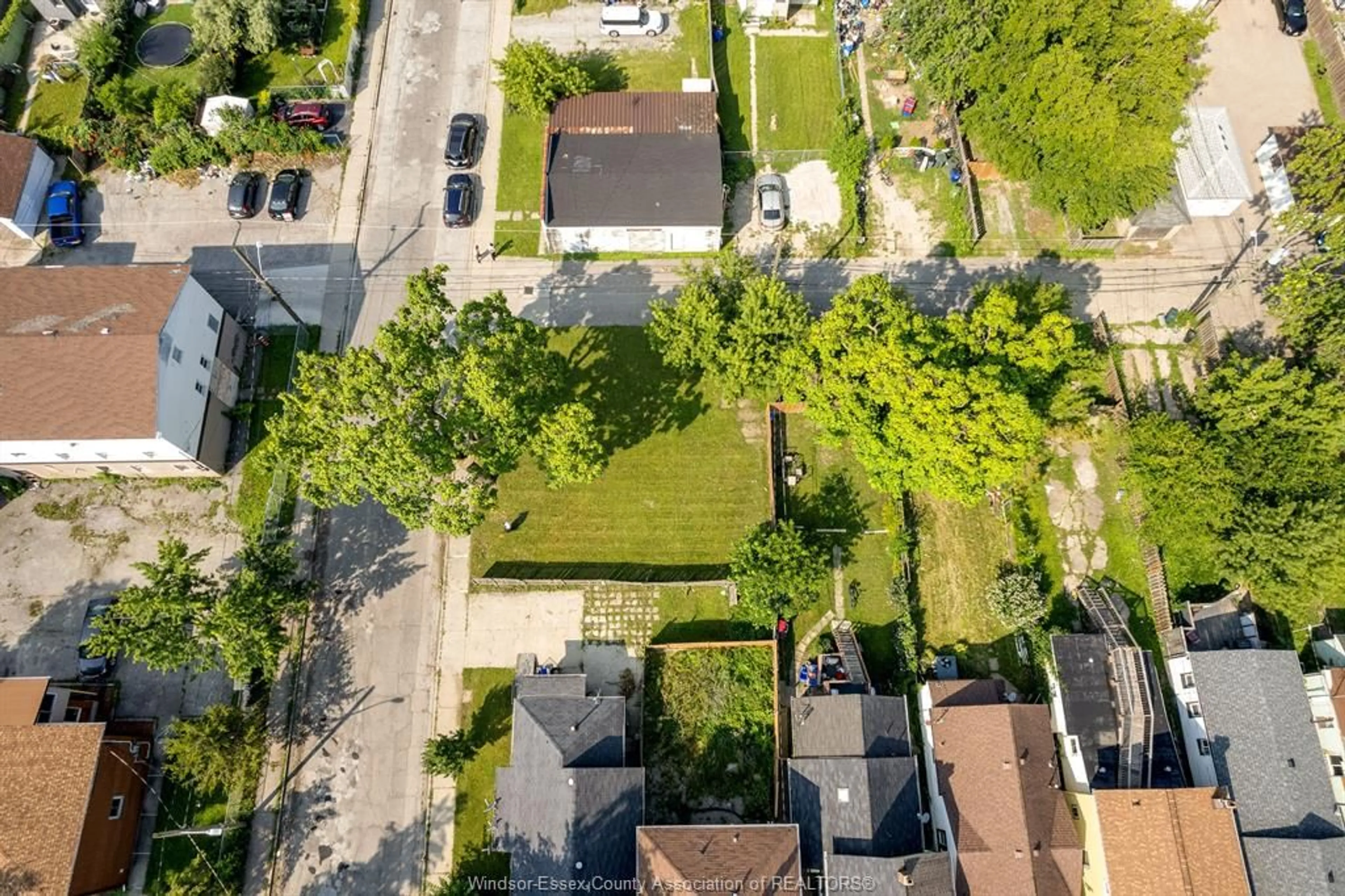 A pic from outside/outdoor area/front of a property/back of a property/a pic from drone, street for V/L BRANT St, Windsor Ontario N9A 3E5