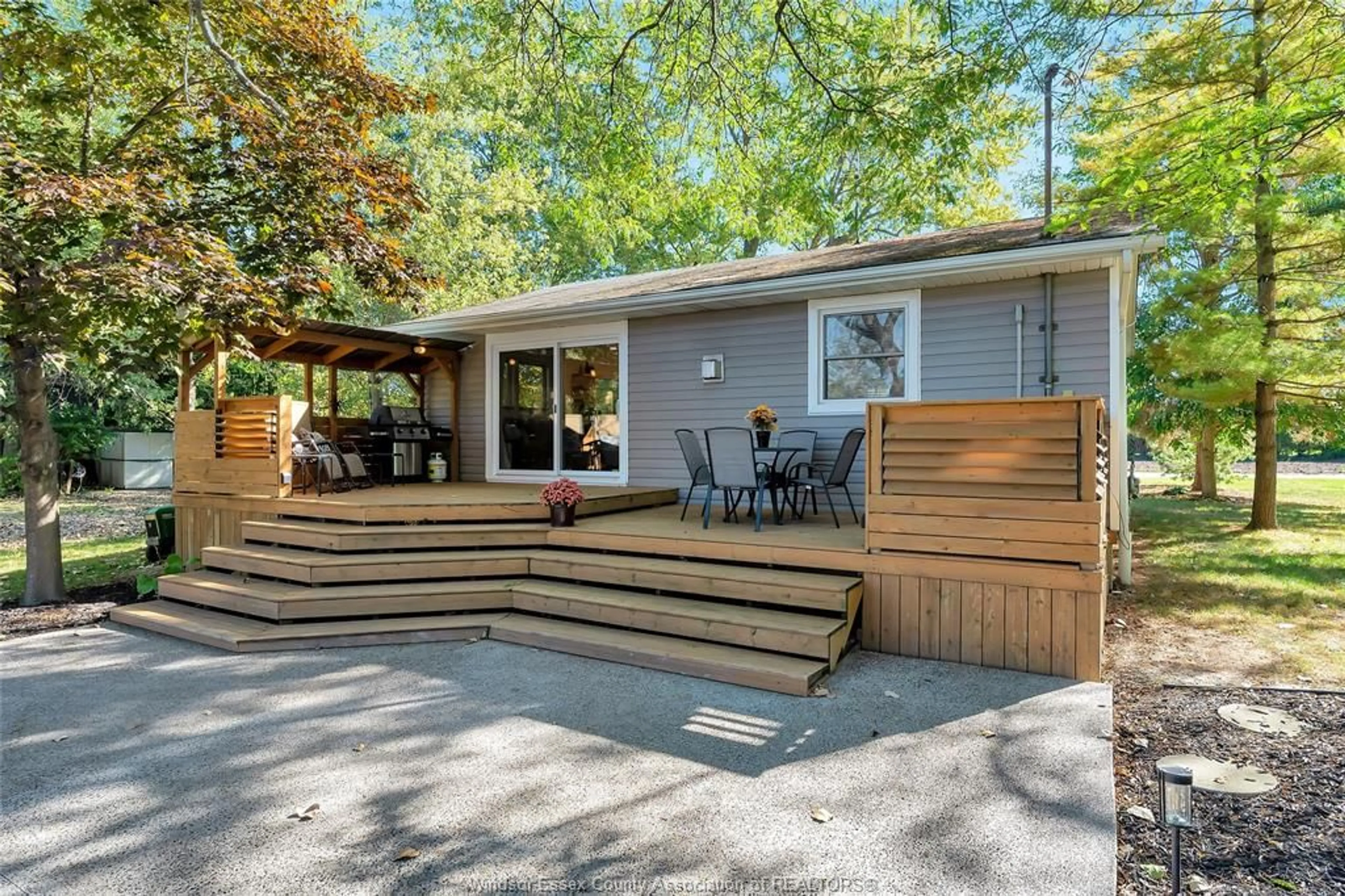 Patio, street for 255 EDWARD Rd, Lakeshore Ontario N0R 1S0