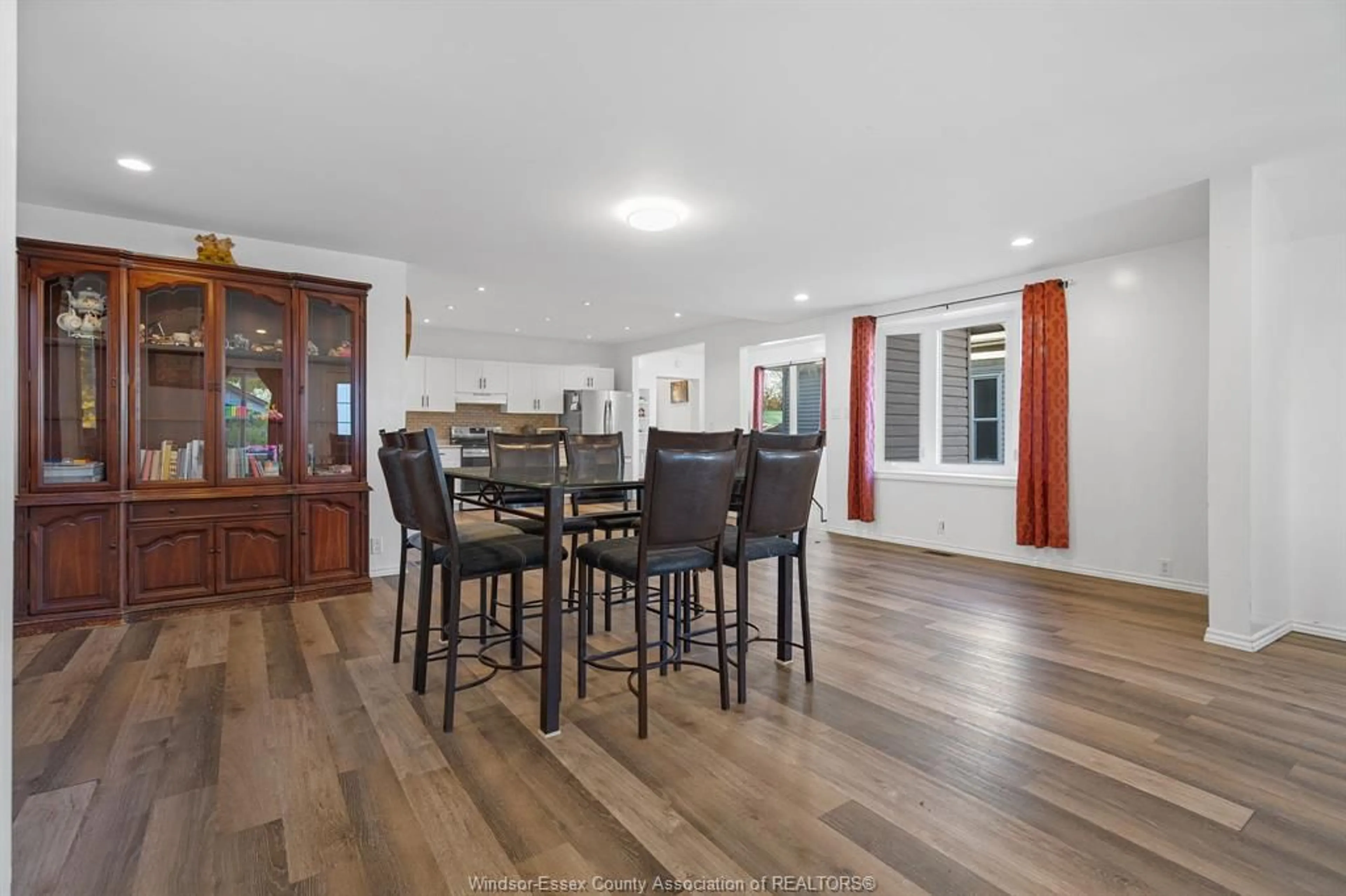 Open concept kitchen, wood/laminate floor for 171 EDGAR St, Chatham Ontario N7M 1V6