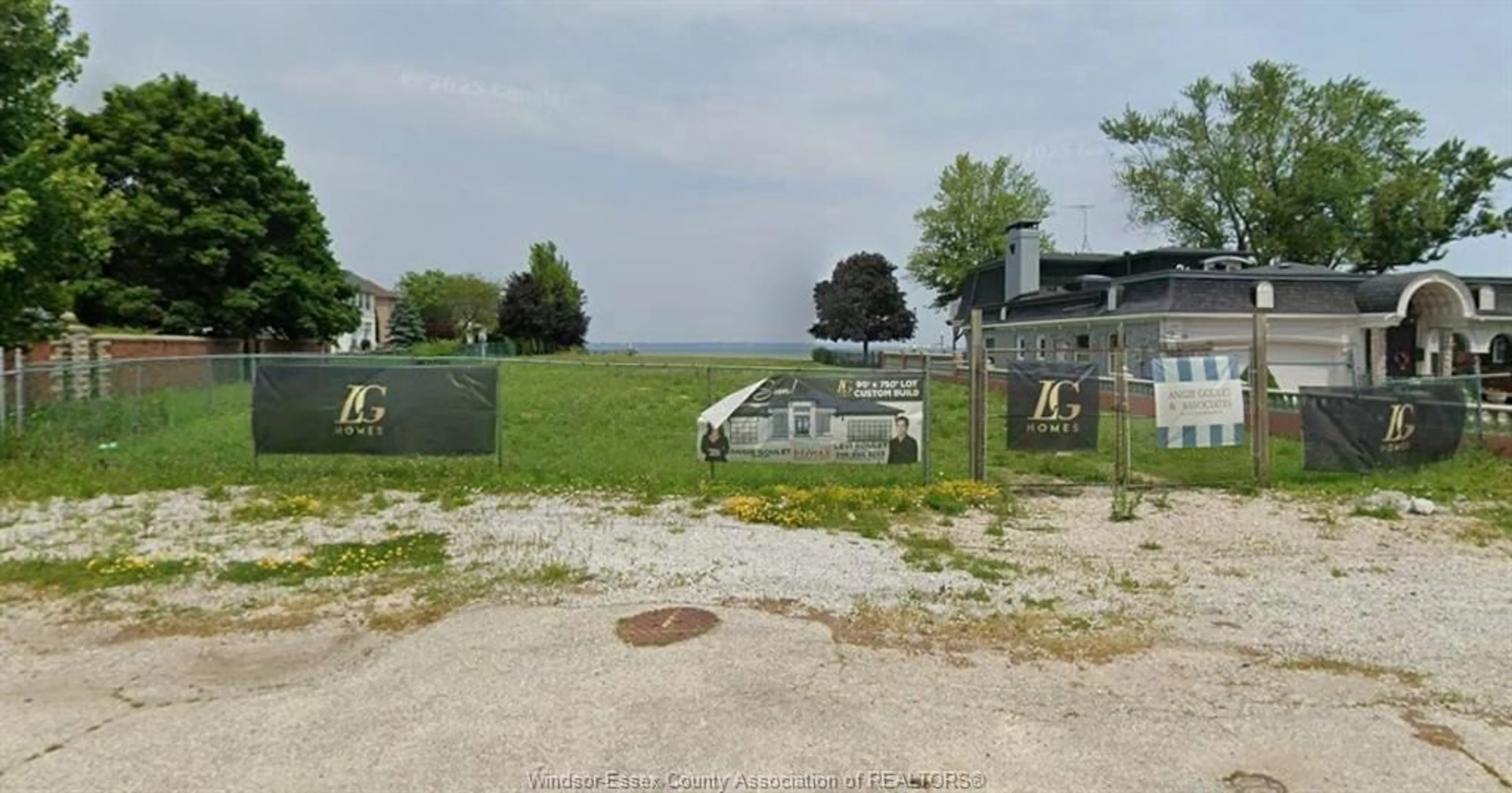 Unknown for 12042 RIVERSIDE Dr, Tecumseh Ontario N8P 1A9