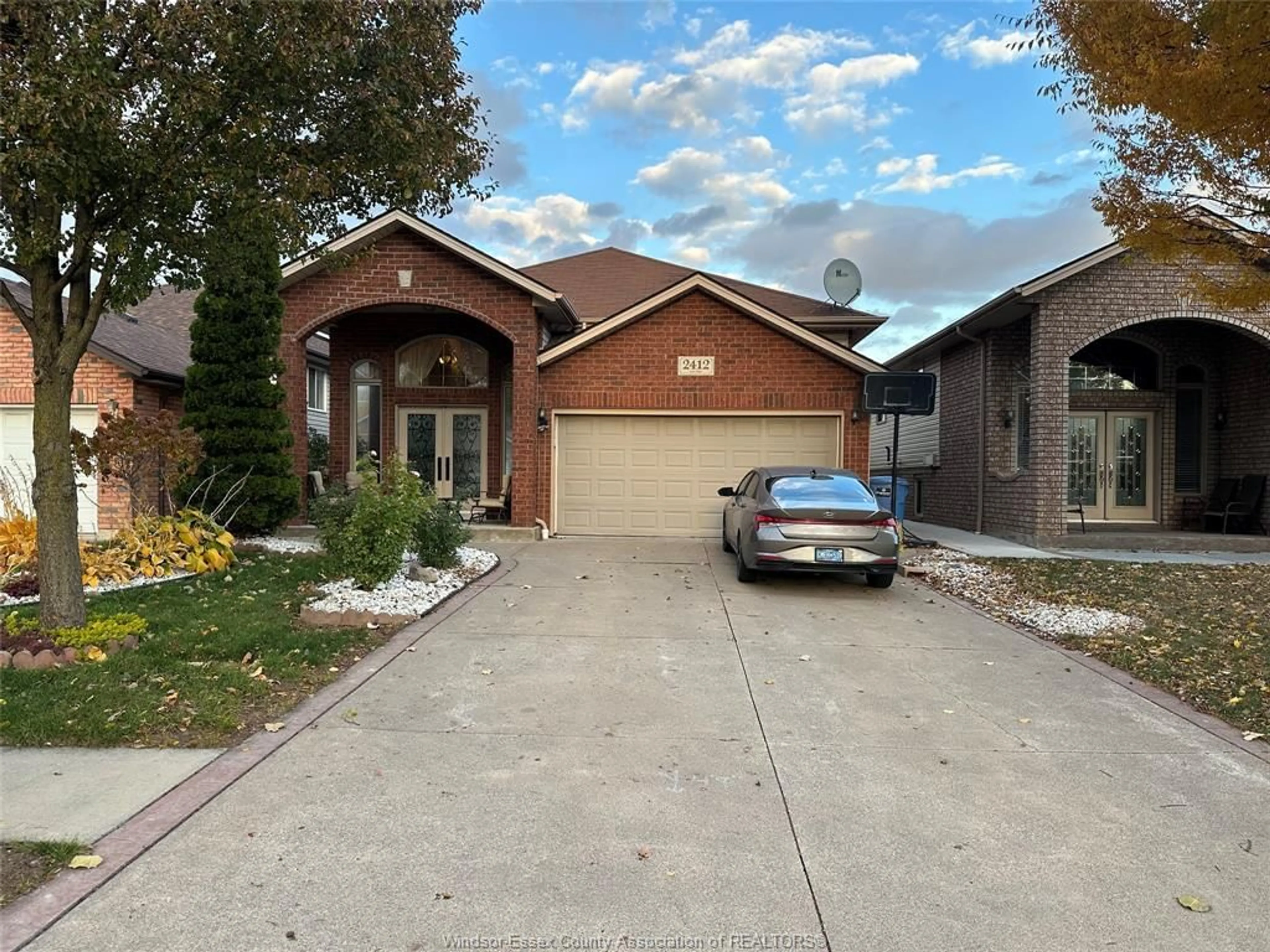 Unknown for 2412 ASKIN Ave, Windsor Ontario N9E 4Z1