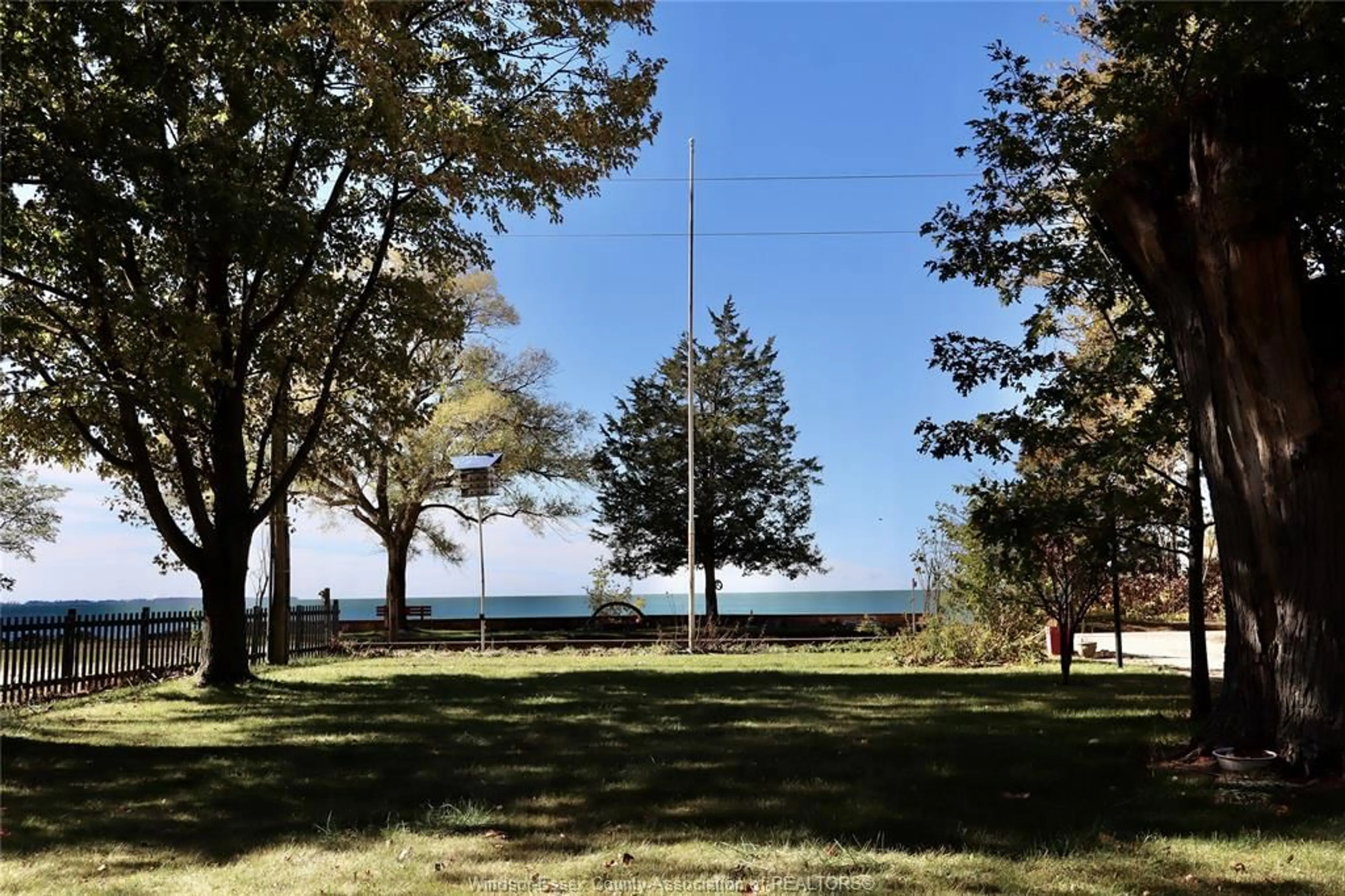 Patio, water/lake/river/ocean view for 933 WEST SHORE Rd, Pelee Island Ontario N0R 1M0